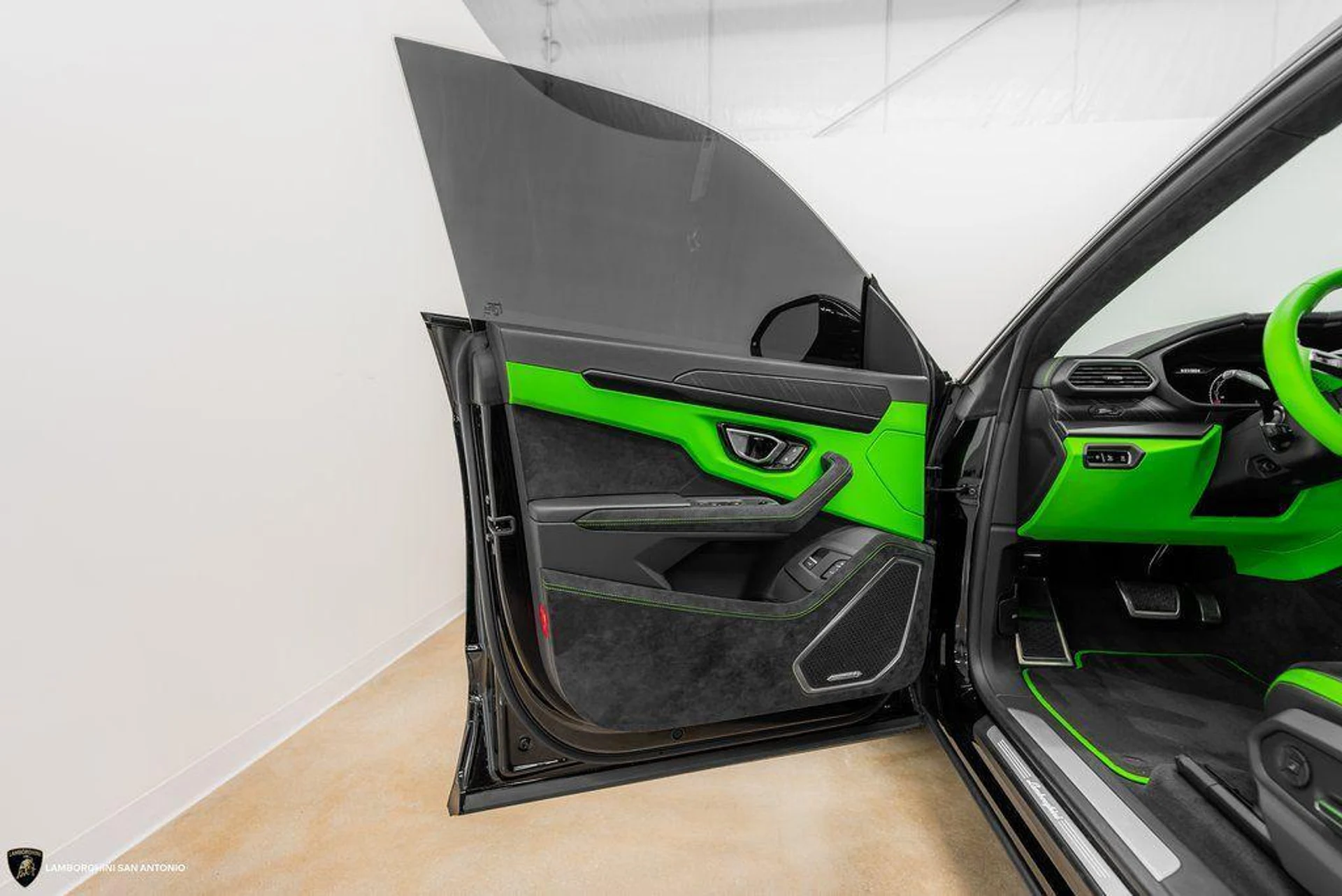 mph042_2130721791_m_BHQ_0_T_Ib0_L1icf_wp_G_Dv_OS_Nm0g_143dc4c23c