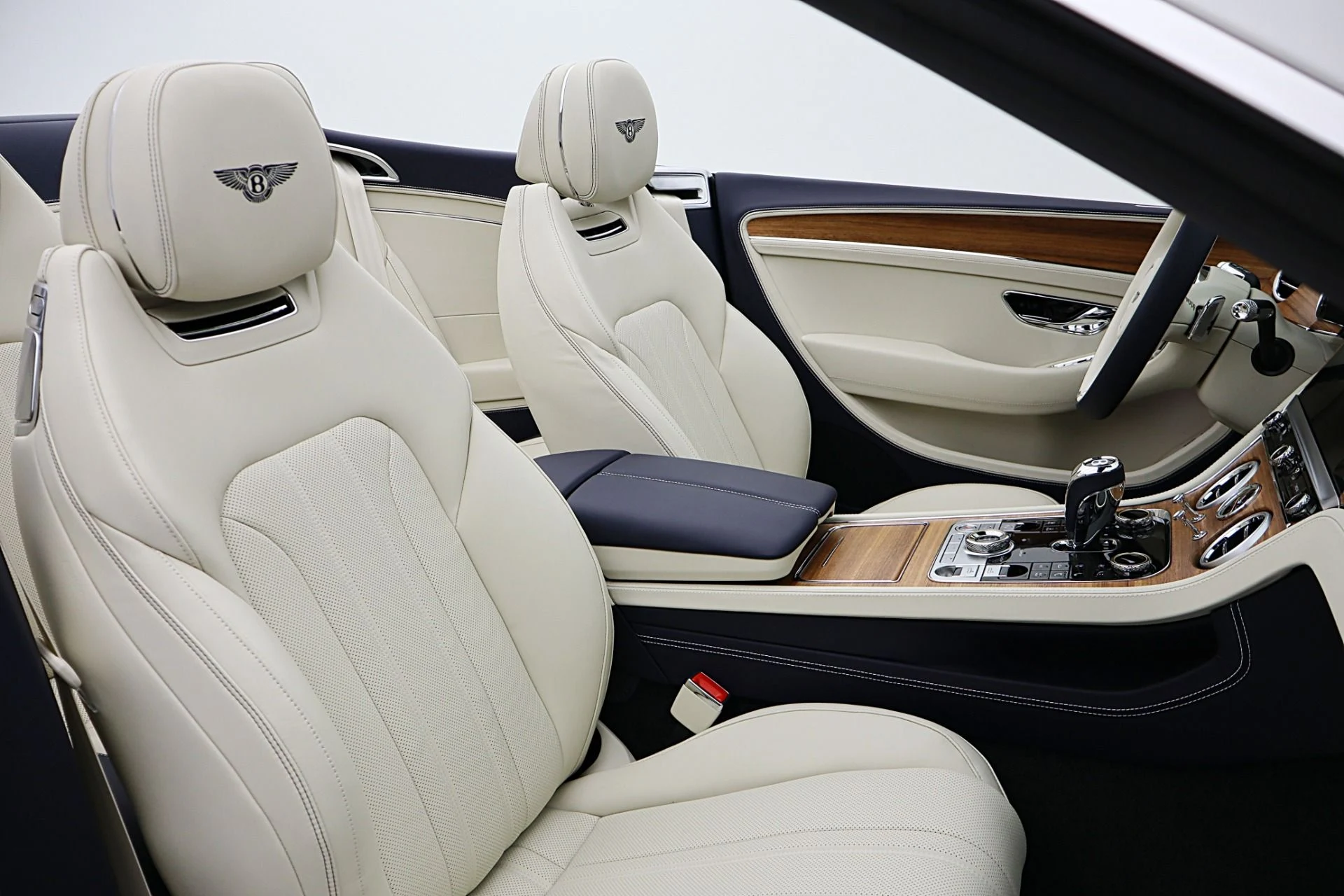 mph042_2141479124_New_2026_Bentley_Continental_GTC_22d870ee81