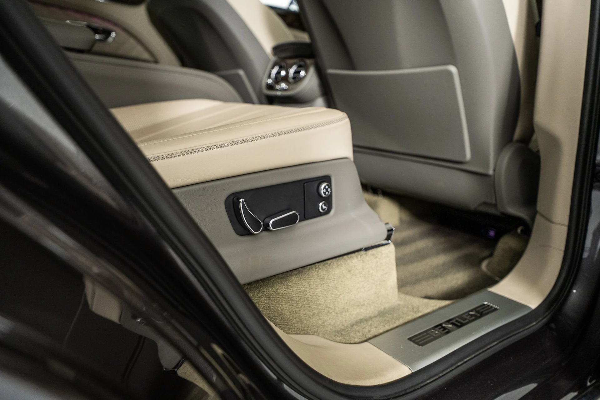 mph042_214523779_fbaa91c4_983e_460e_a1e2_1a53391a9aef_b13044a4de