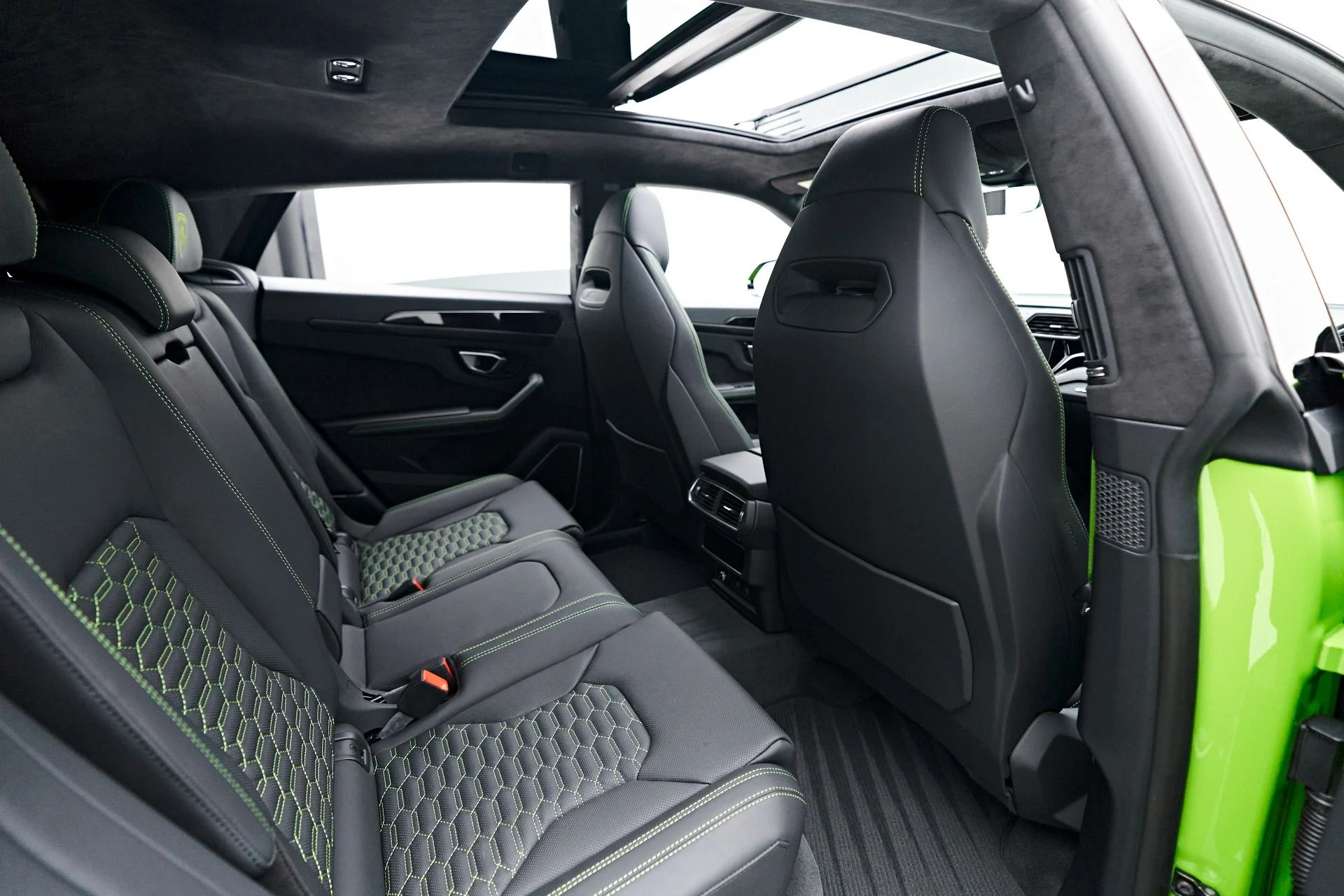 mph042_2150335881_Used_2023_Lamborghini_Urus_S_1692657144_00141ce6e7