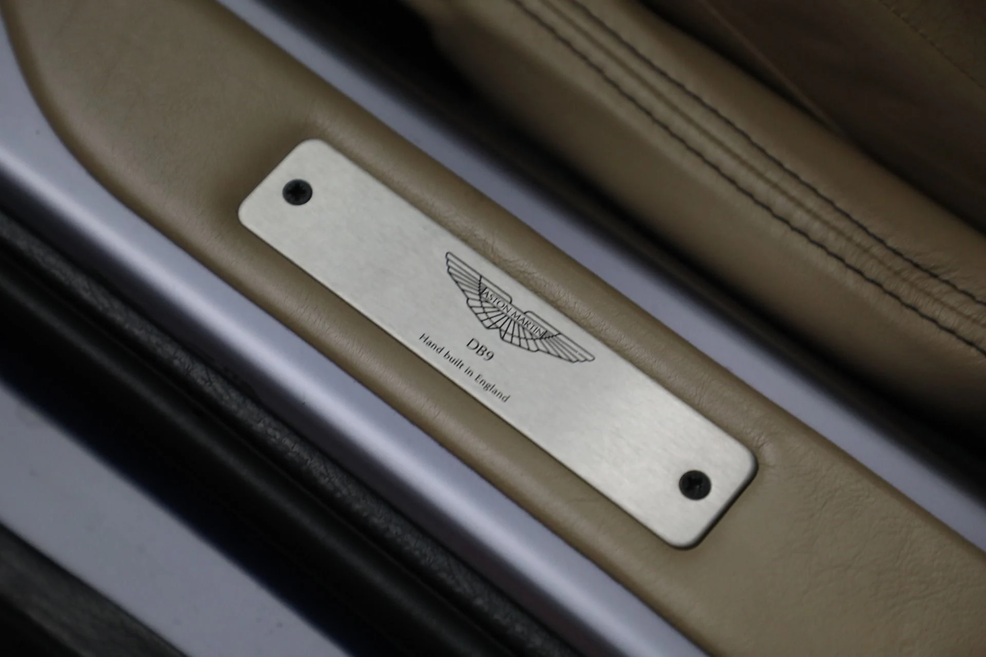 mph042_2177864763_Used_2007_Aston_Martin_DB_9_Volante_5db1664eda