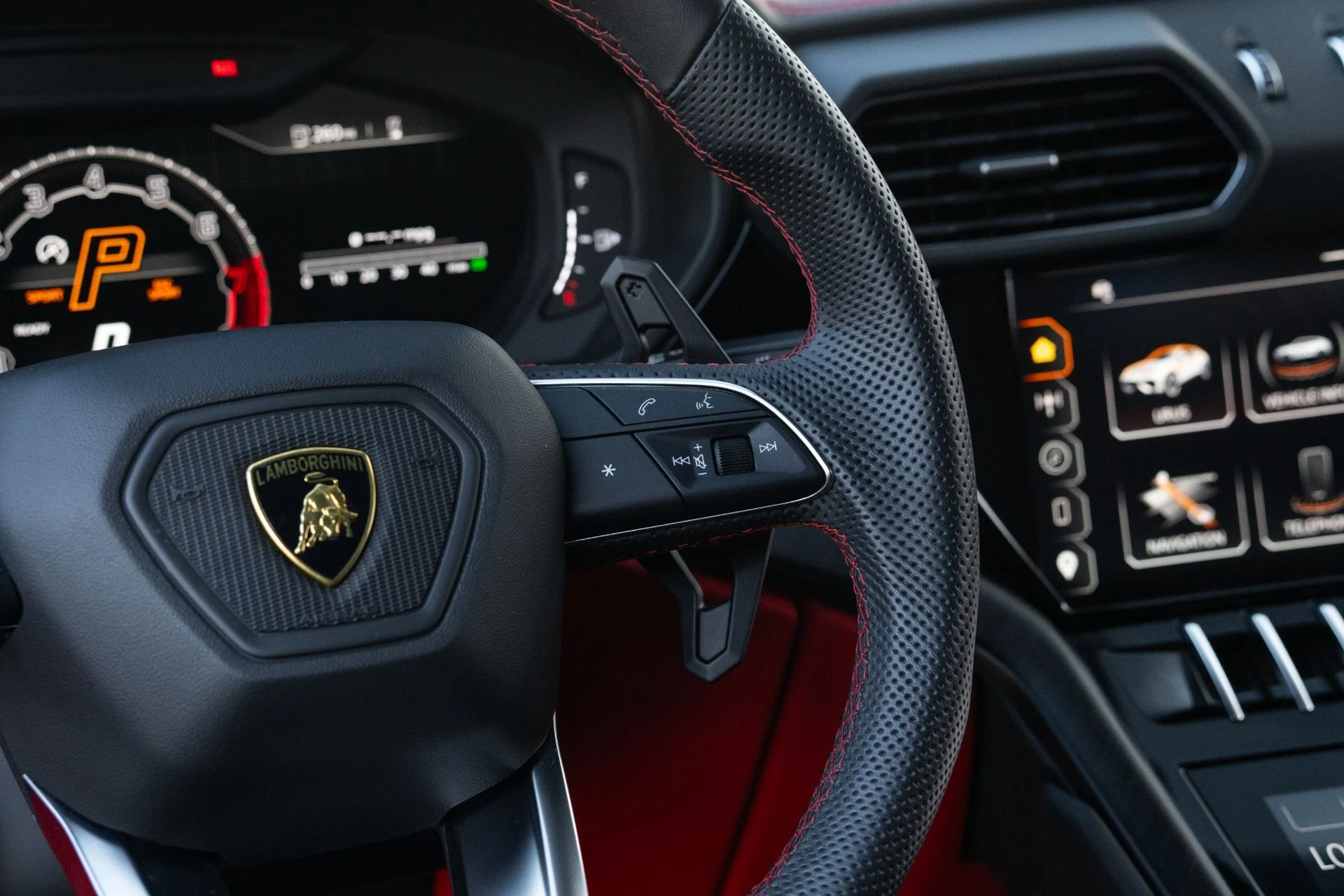 mph042_2183753468_Used_2024_Lamborghini_Urus_S_1781216022_e0046205ff