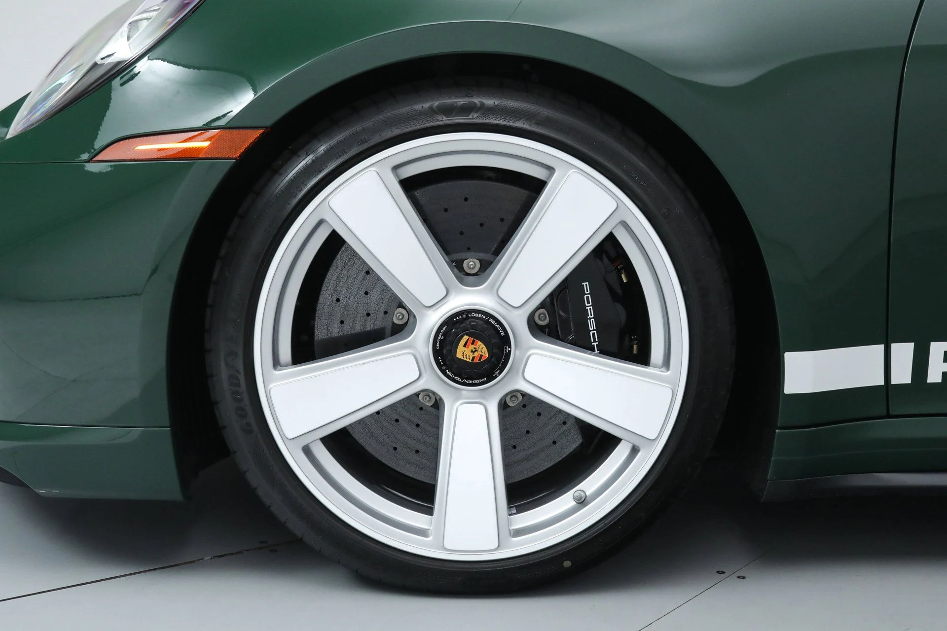 mph042_2188013377_e3c1a0c8c1ec46aa3cdeb480a28bbc80_53f5a610d7