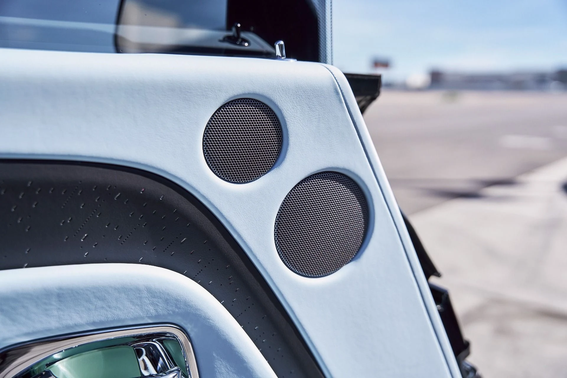 mph042_2195225_Used_2025_Rolls_Royce_Spectre_Base_1773452516_eeba8ba802