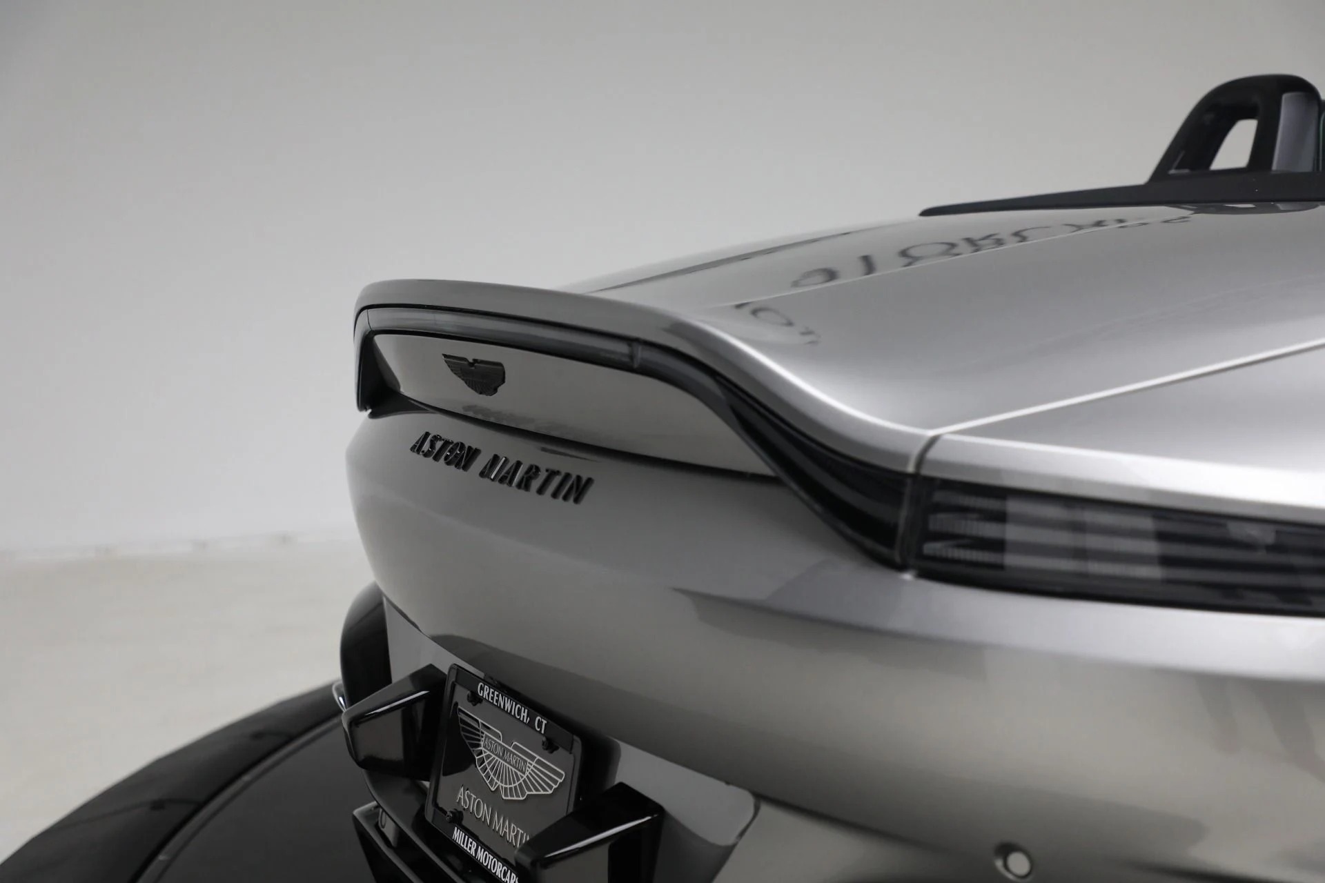 mph042_2218780539_New_2026_Aston_Martin_Vantage_Roadster_1762286675_c96f7d3ccd