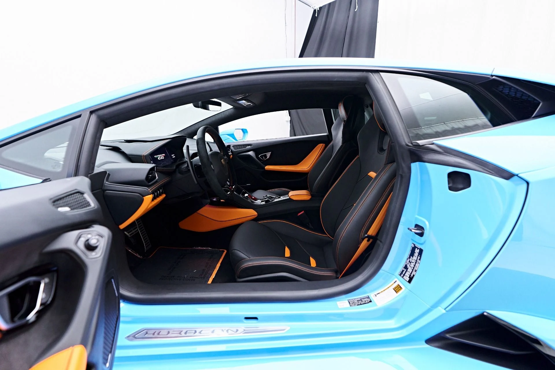 mph042_2242071556_Used_2022_Lamborghini_Huracan_EVO_Base_1755812444_7505f5268f