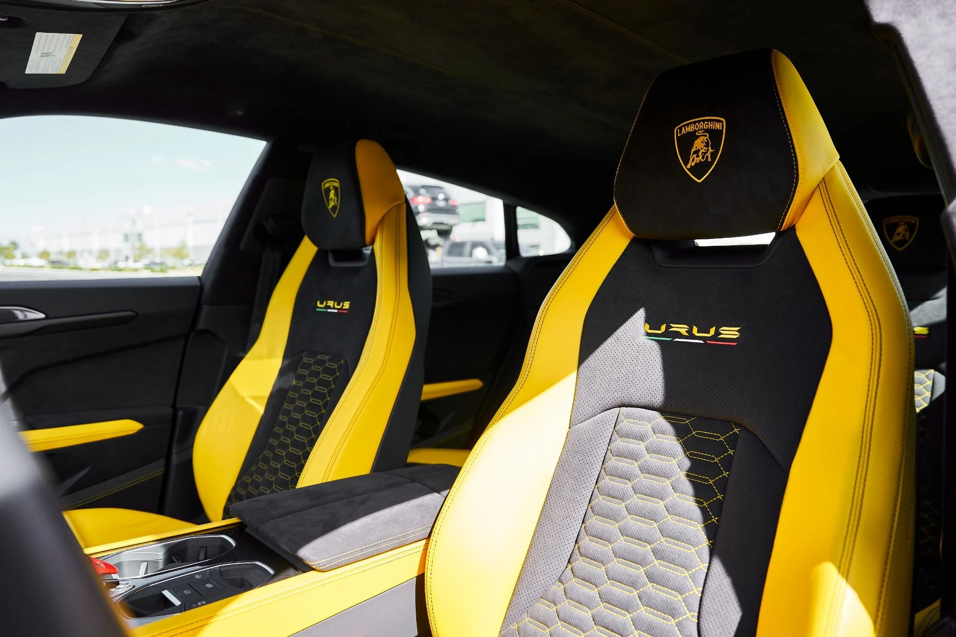 mph042_2247828275_Used_2021_Lamborghini_Urus_Pearl_Capsule_1772843514_63166096ab