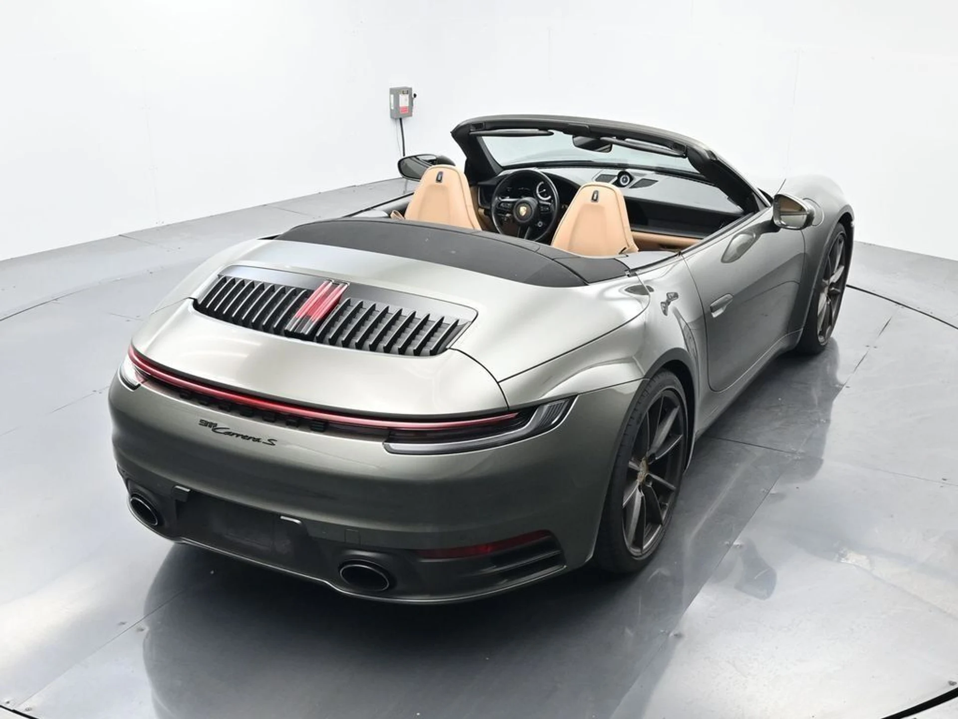 mph042_228571830_33b35facd98c7ee21eda750b4374baaa_55a8dfa84b