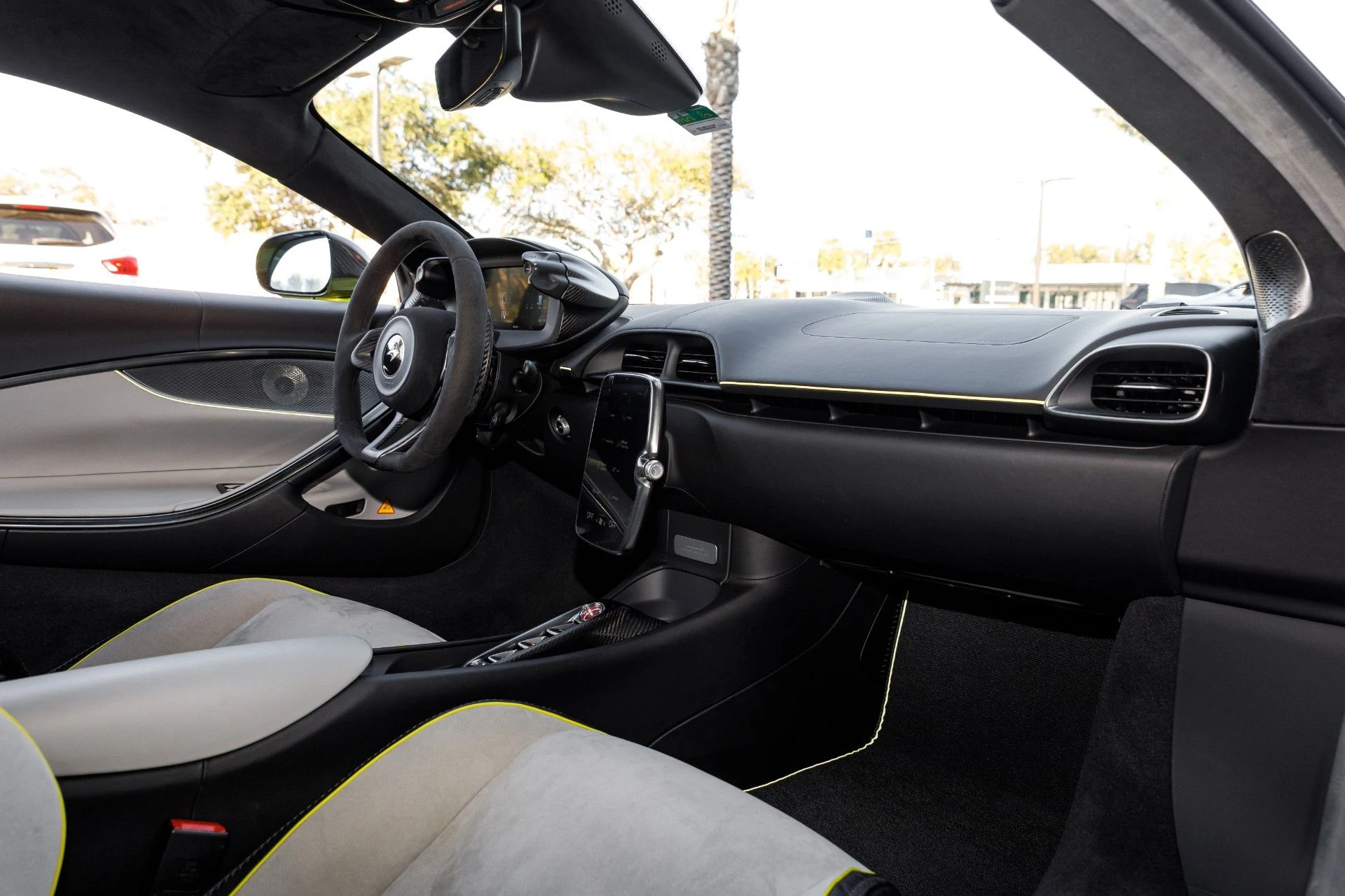 mph042_2301640961_287_p43_l_fb0b1c7cea