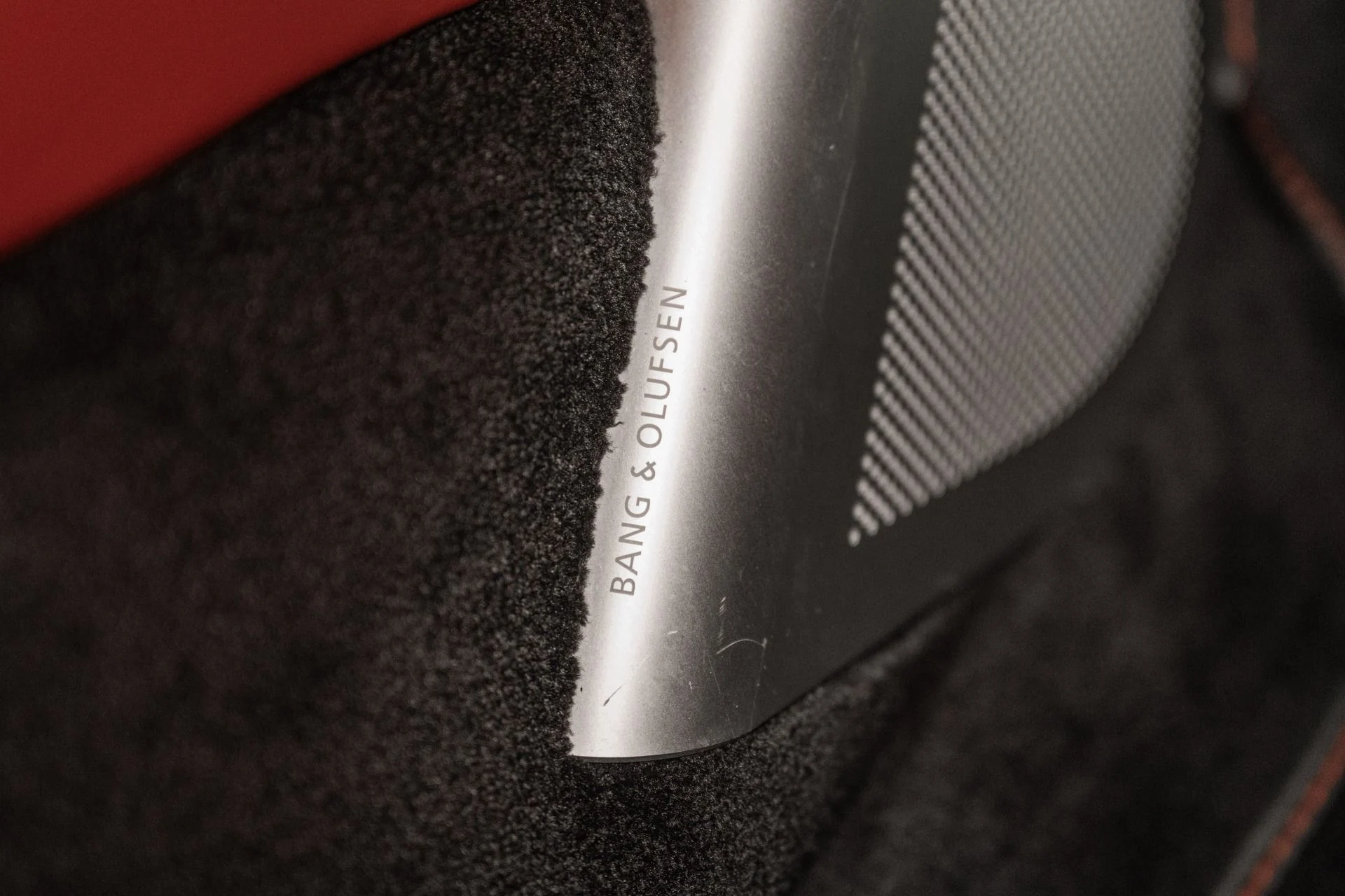 mph042_2304671523_Used_2011_Aston_Martin_V12_Vantage_1762183015_fb4e4dfb70