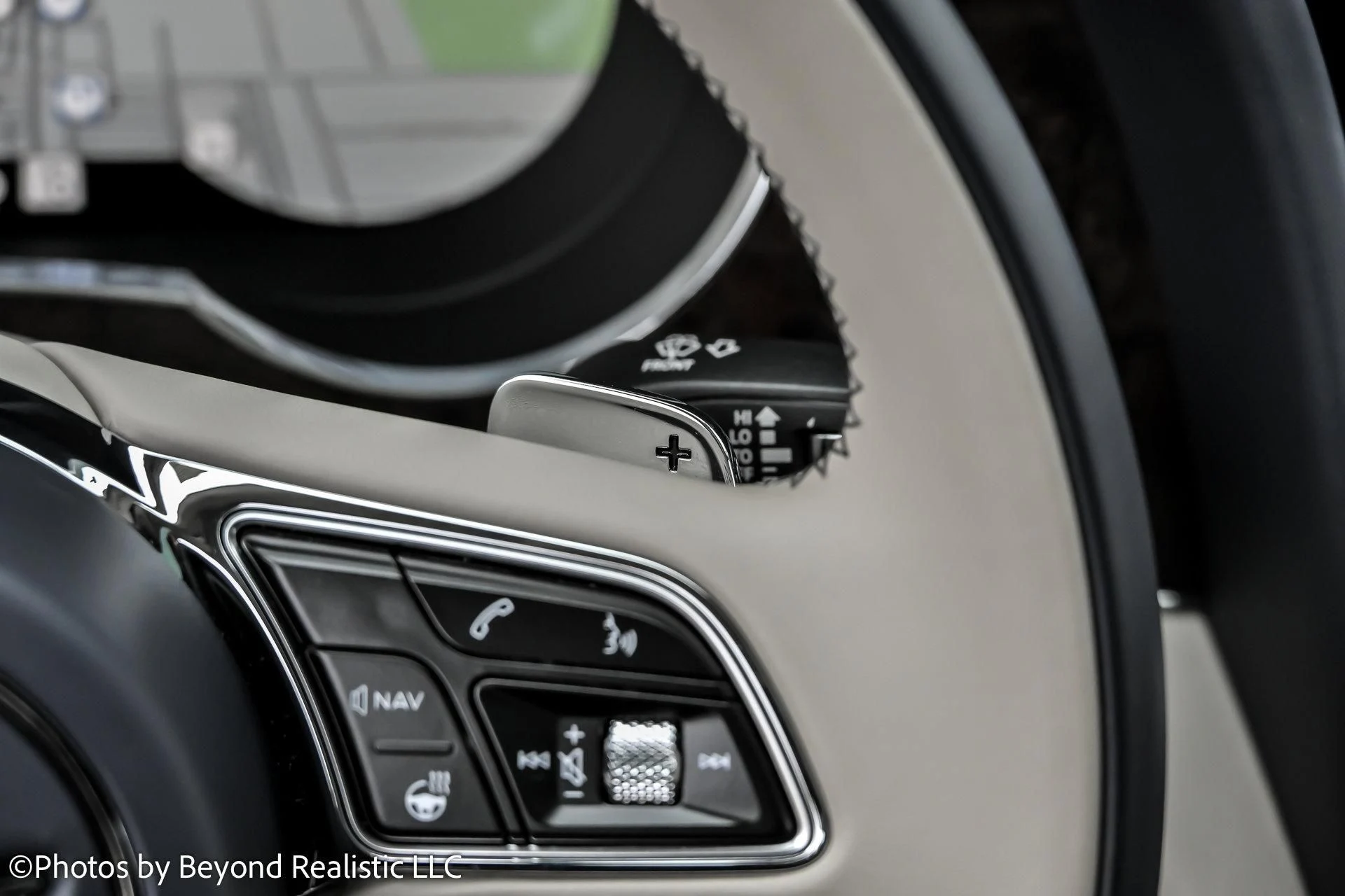 mph042_2306878342_Used_2022_Bentley_Bentayga_V8_Mulliner_Driving_Specification_1765012909_eef9816a70