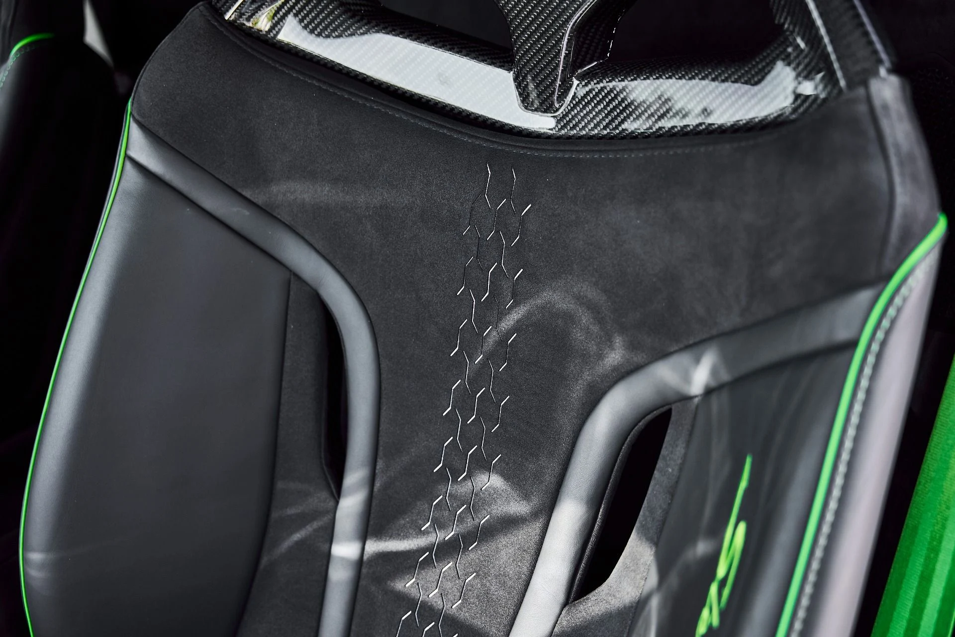 mph042_231313773_Used_2024_Lamborghini_Huracan_Sterrato_Base_1774300132_85c3261356