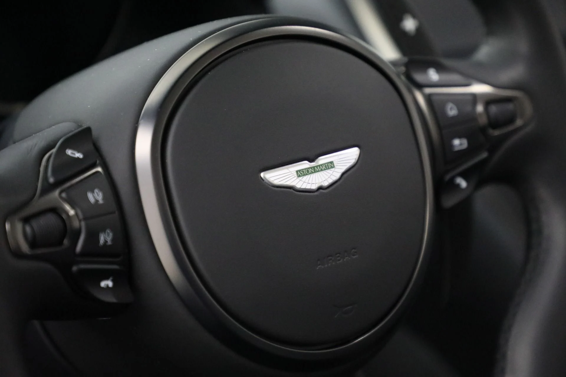 mph042_2317851954_Used_2022_Aston_Martin_DBS_Superleggera_47a0f1fc3d