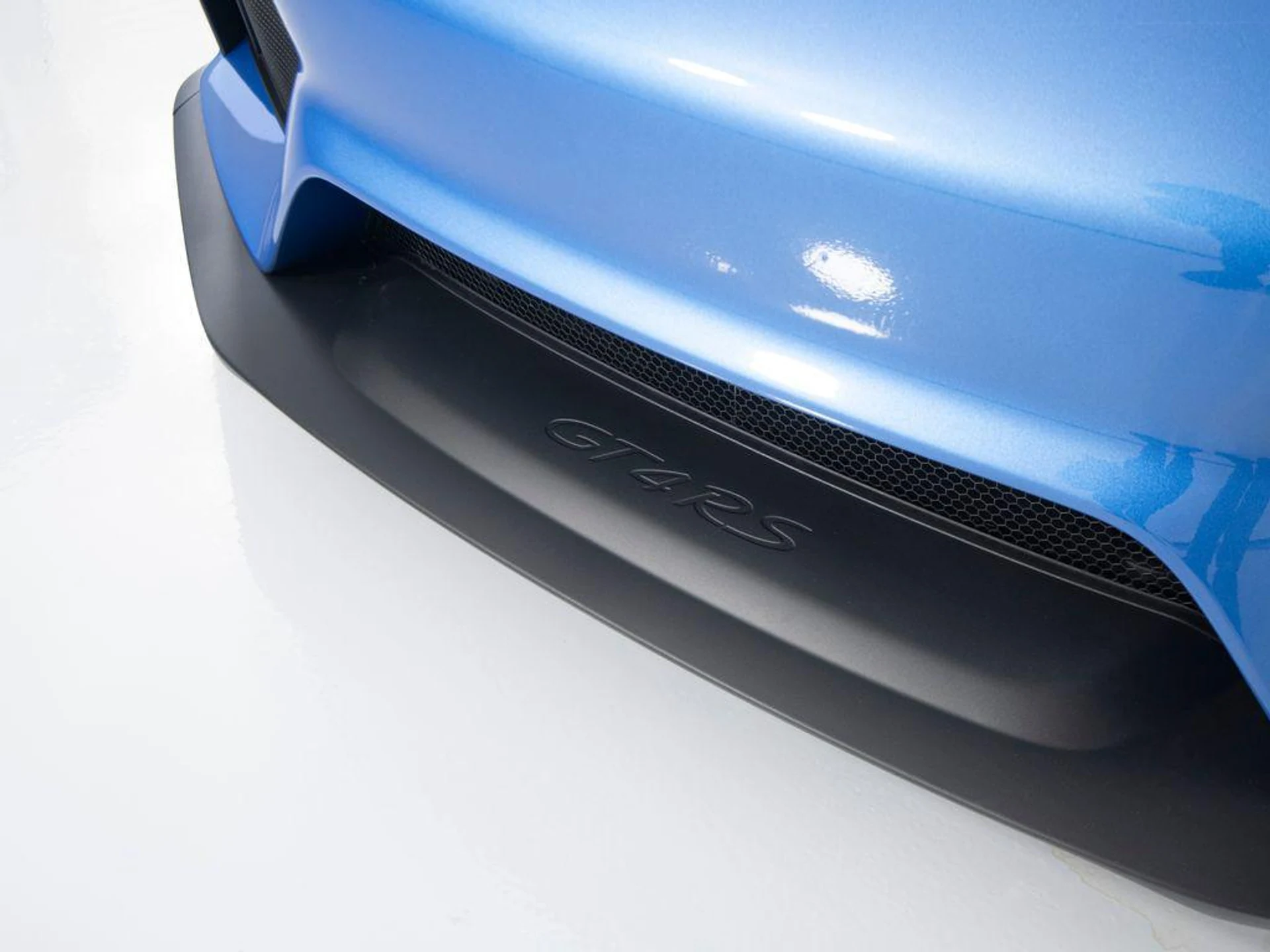 mph042_2331222349_izna_Rkk_Odv0_A_Nh_MT_1h_KF_Mv_SN_7_Jc_c77dc5fa90