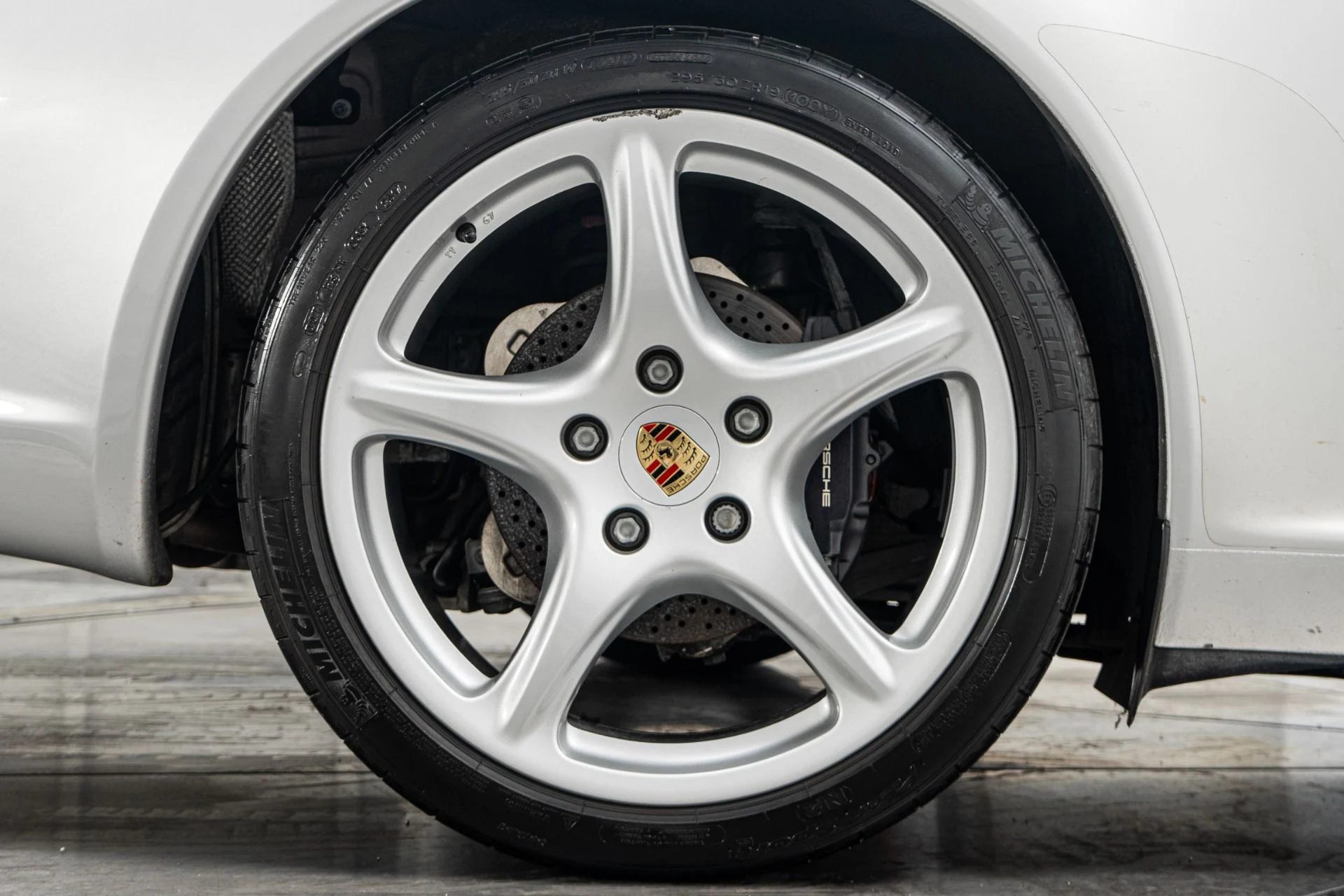 mph042_2337676418_Used_2005_Porsche_911_Carrera_1782410367_7ee7c9ee6e