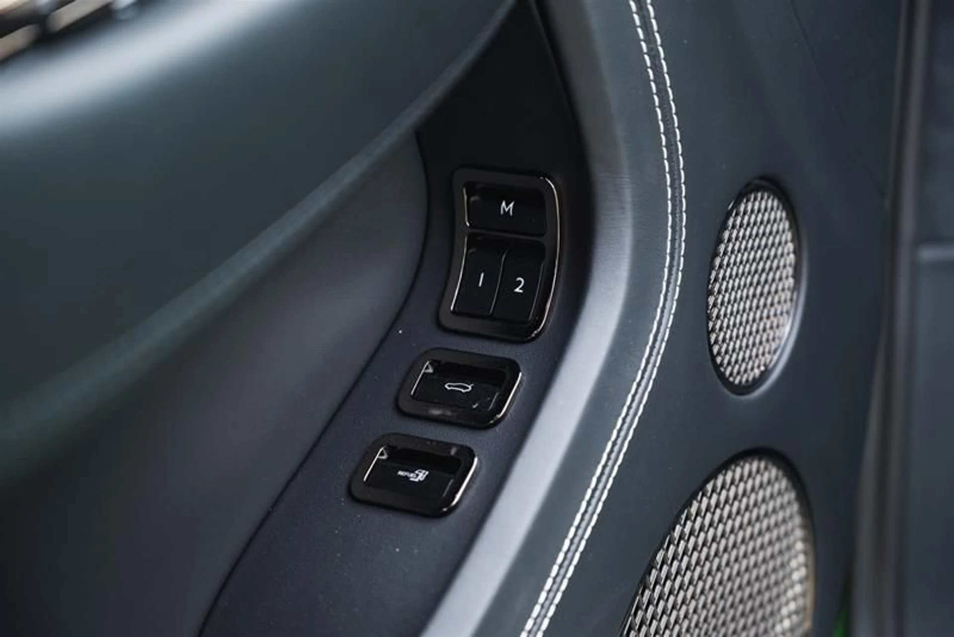 mph042_2342089304_mbz1l4xz_a92285deb9