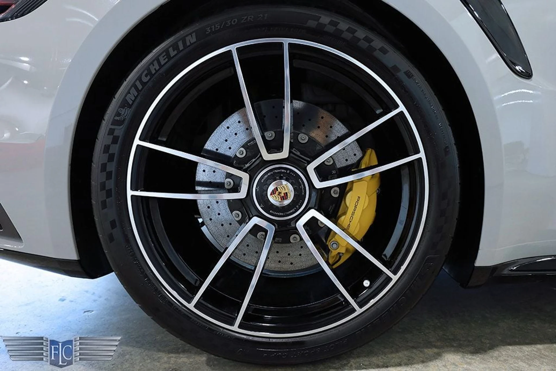 mph042_2349614081_used_2024_porsche_911_turboscoupe_9689_22892492_43_1024_91044d1614