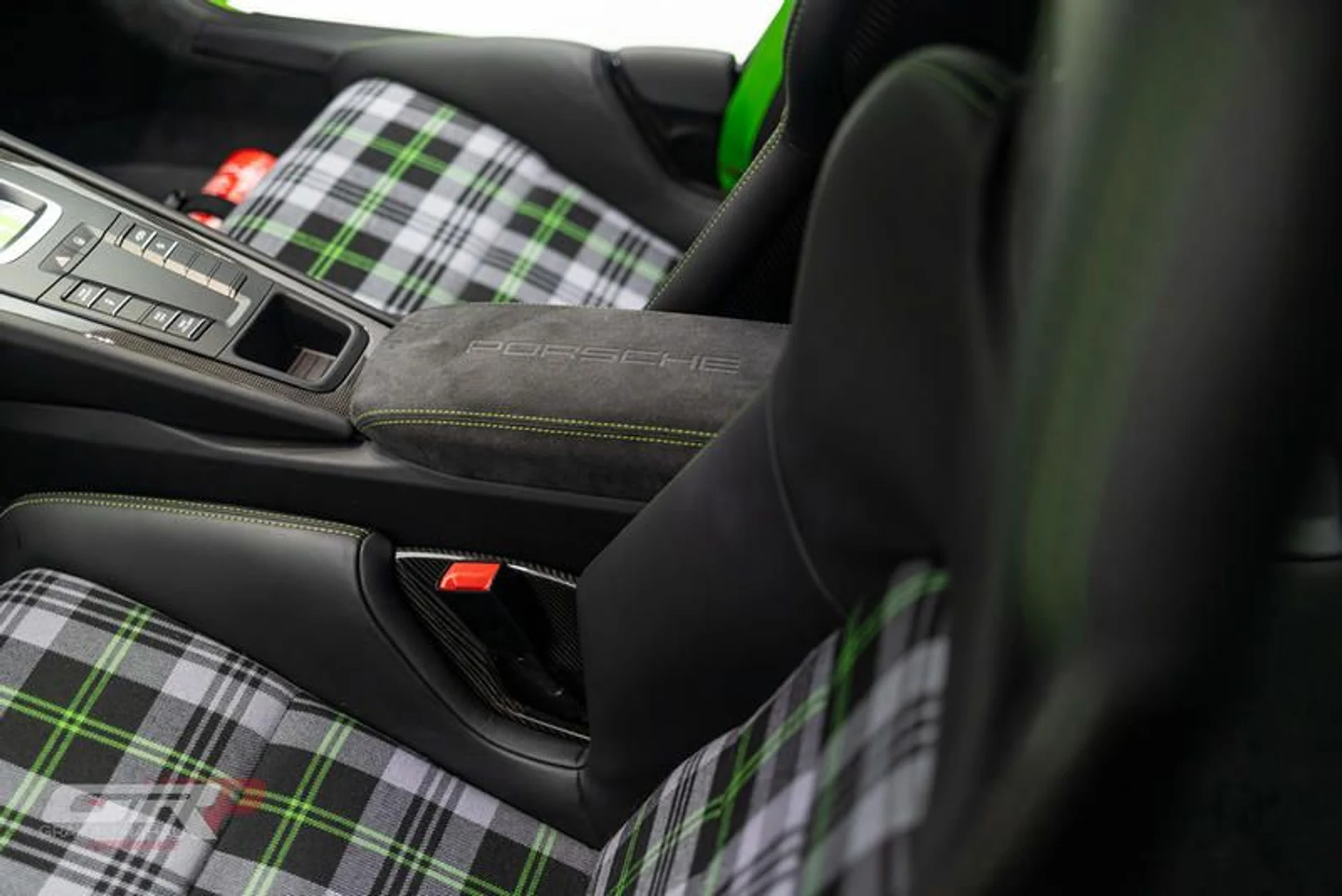 mph042_2349756499_41_DDF_0_A6_28_E0_42_A0_9_A1_F_0_C360_DC_634_DF_3c29f89fa9