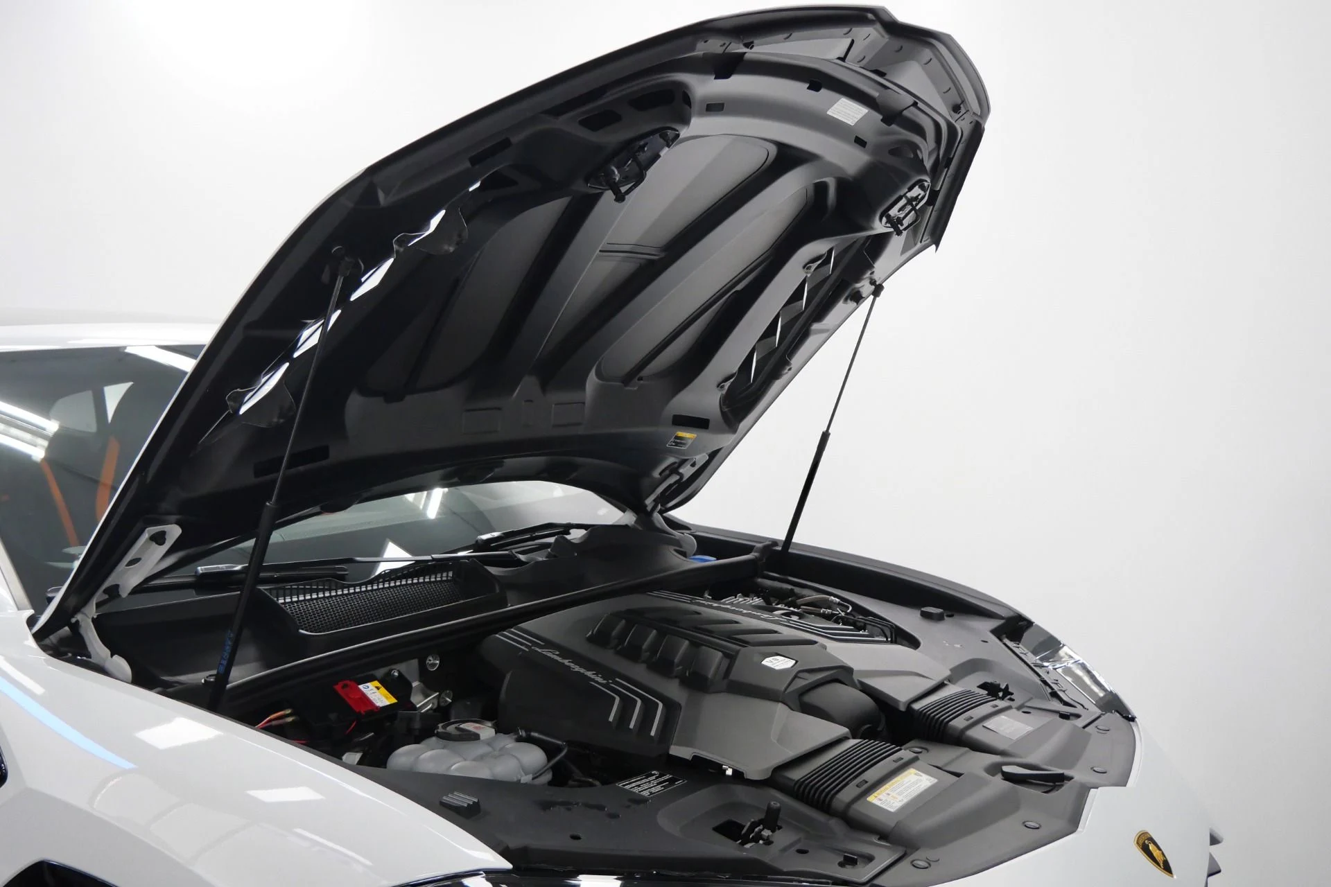 mph042_2352700968_Used_2023_Lamborghini_Urus_S_Very_Low_Miles_657_Horsepower_Bang_and_Olufsen_Audio_1781208380_cfa508d312