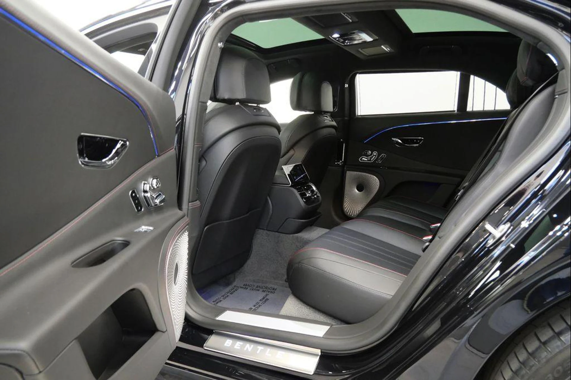 mph042_2359142956_crj_Xs9_fg_B9_FL_08x_Ceqfmsm9_Z0g_6ec6a7750c