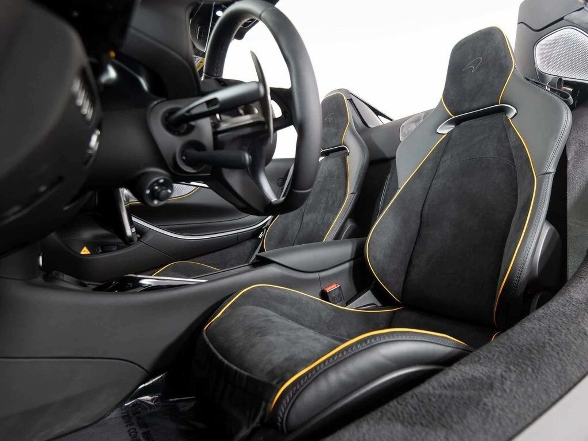 mph042_236211990_c991a660c85402550fa53dddf8752221x_dc1663314d