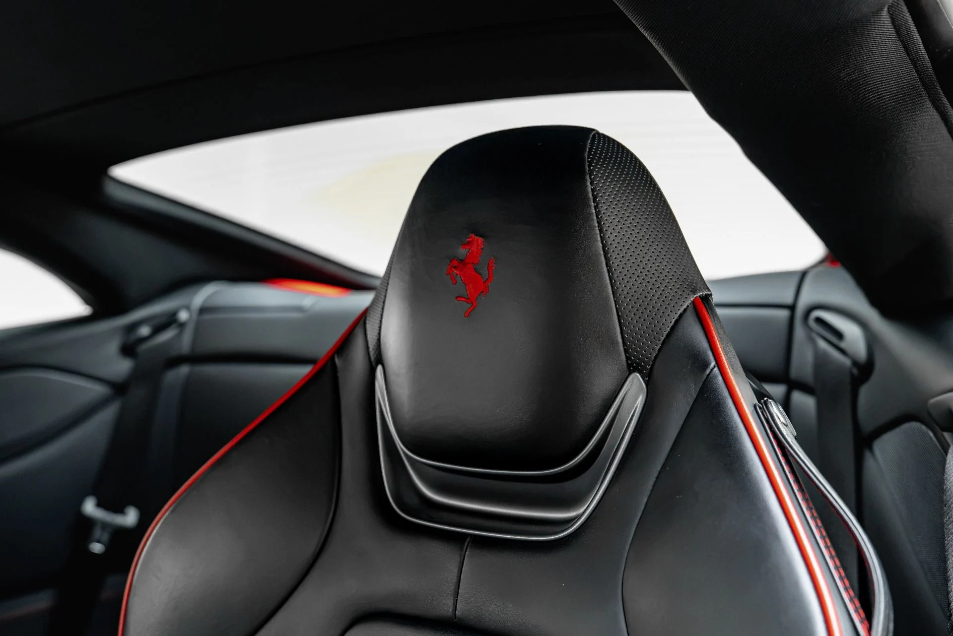 mph042_2368511145_Used_2023_Ferrari_Portofino_M_1785352617_890623b88e