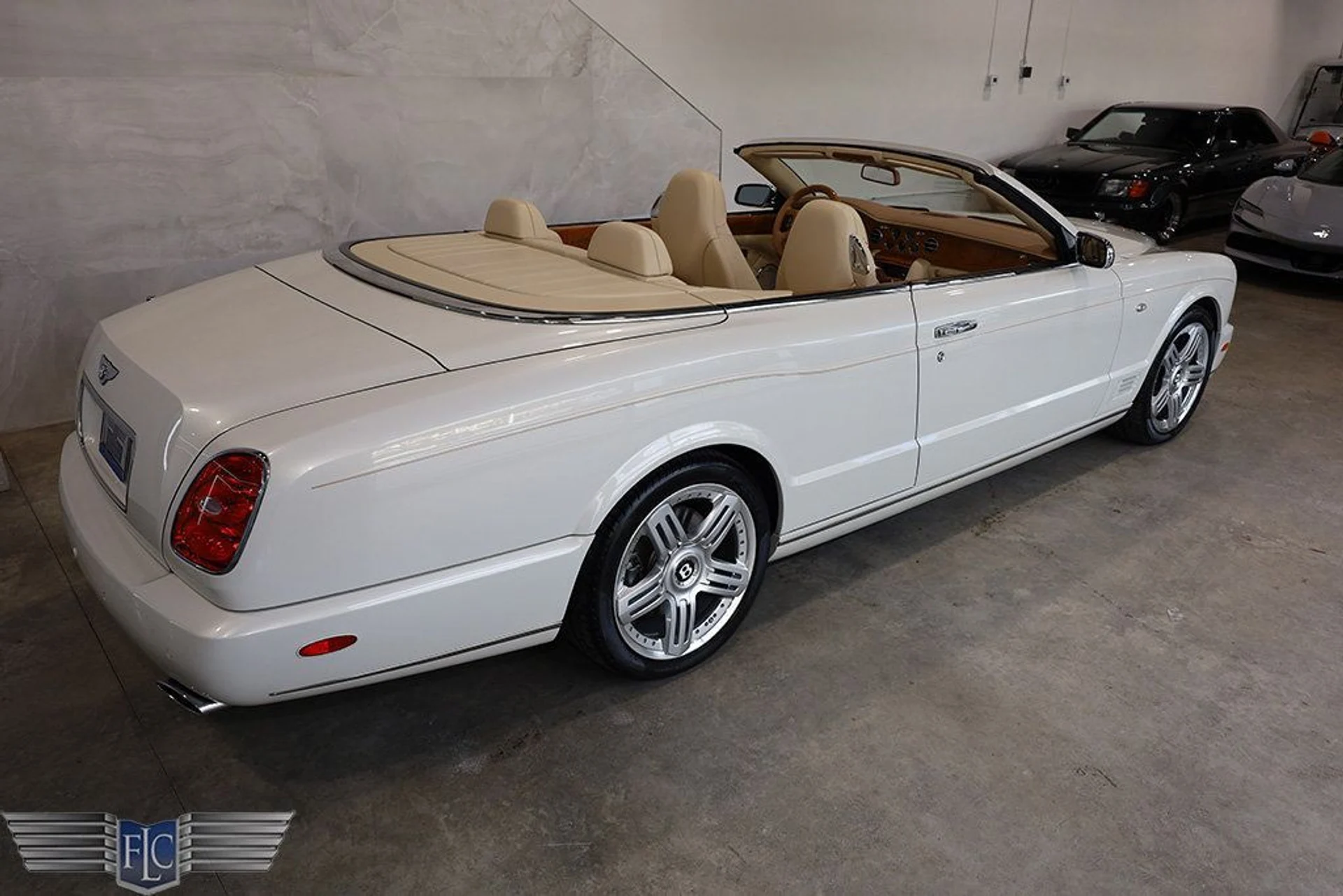 mph042_2386959288_used_2010_bentley_azure_tconvertible_9689_22574902_43_1024_0af041d031