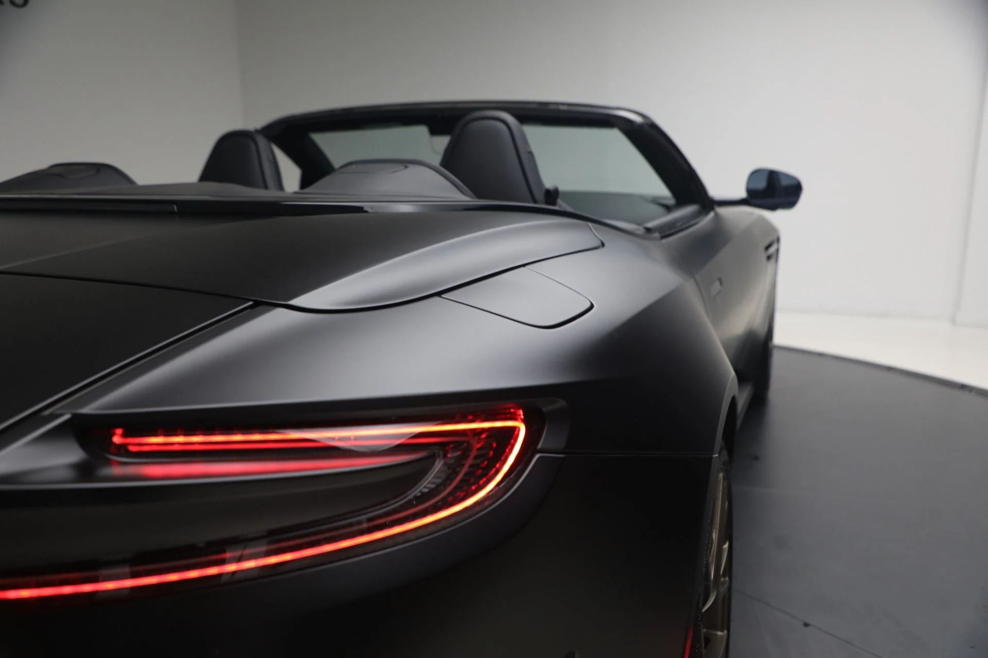 mph042_2398428883_Used_2024_Aston_Martin_DB_12_Volante_1778012465_52fd757f31