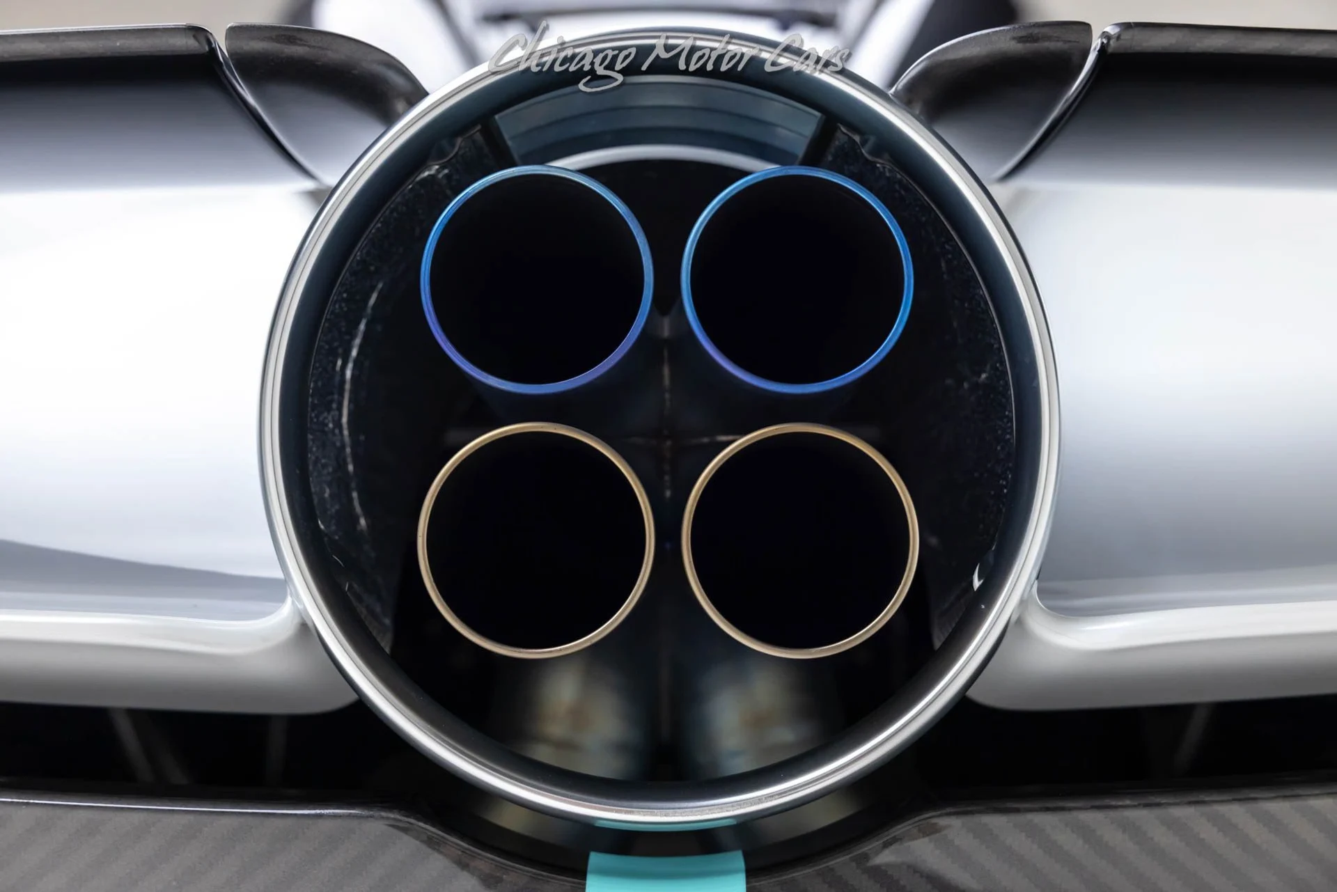 mph042_2403326290_13001_p43_l_08337d38e2