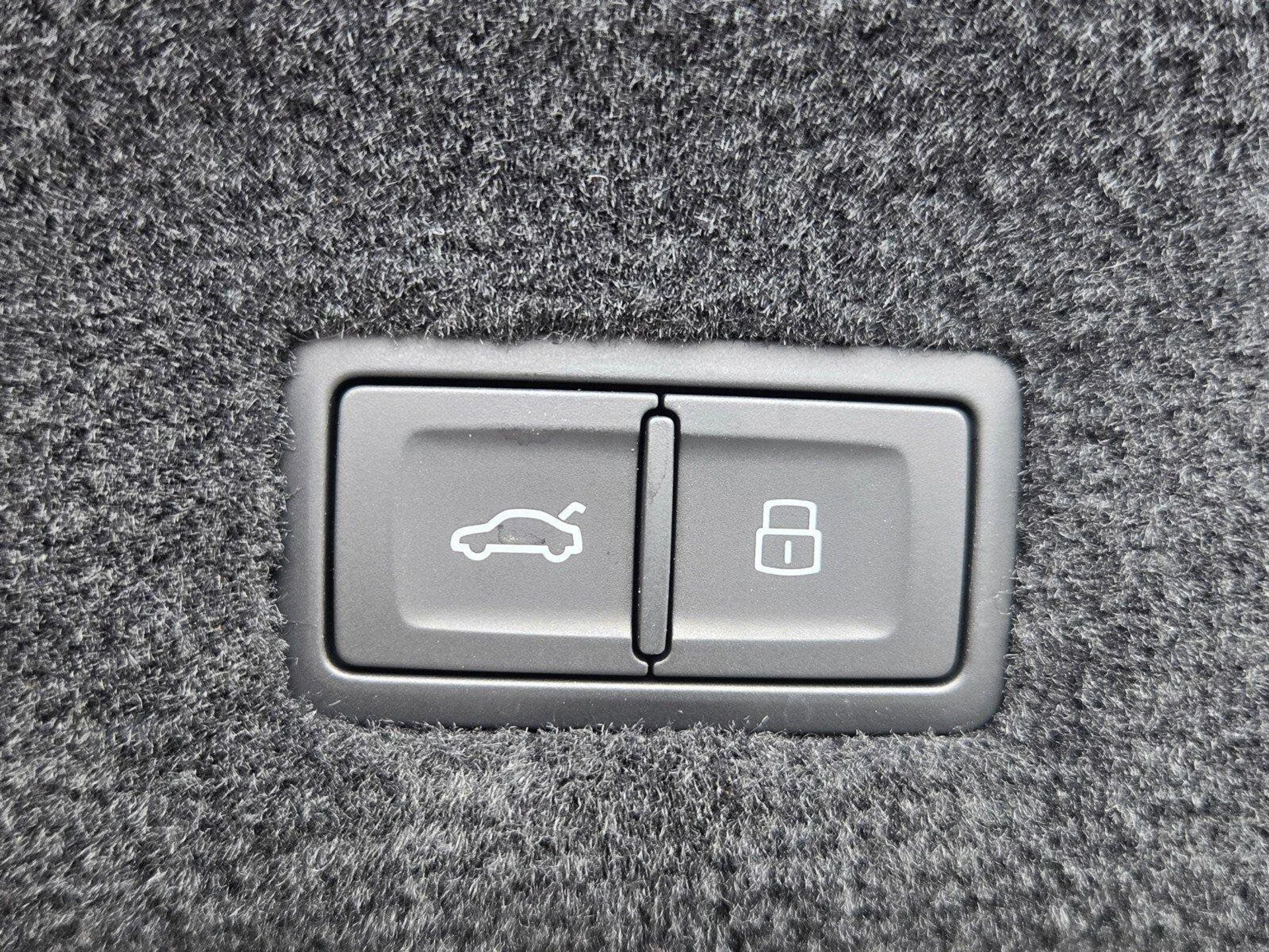 mph042_2403742751_2ad57d34f1c08528d07fcad6aaa10bfbx_e3b554ec06