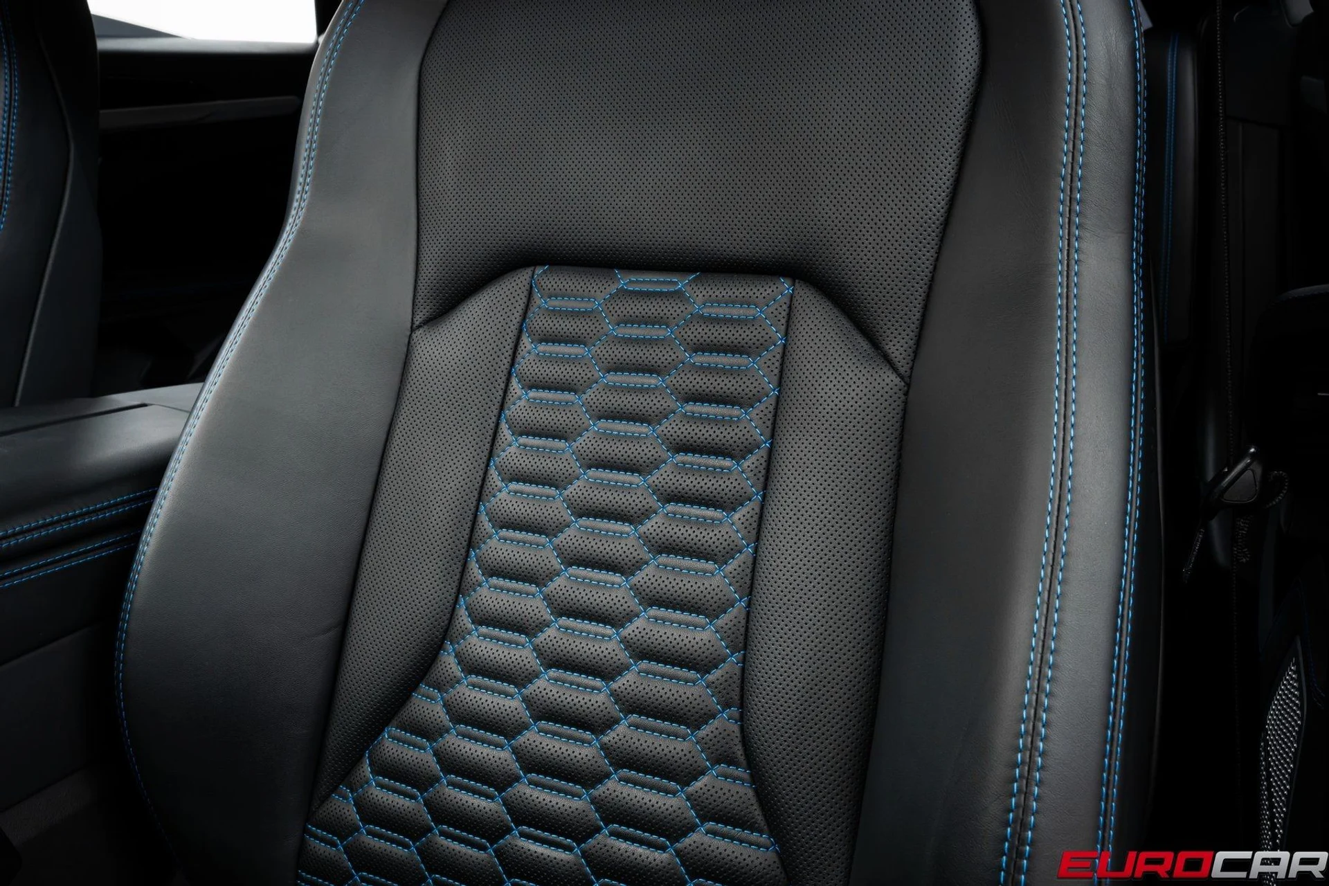 mph042_2404067061_image_43_c164fd04c1