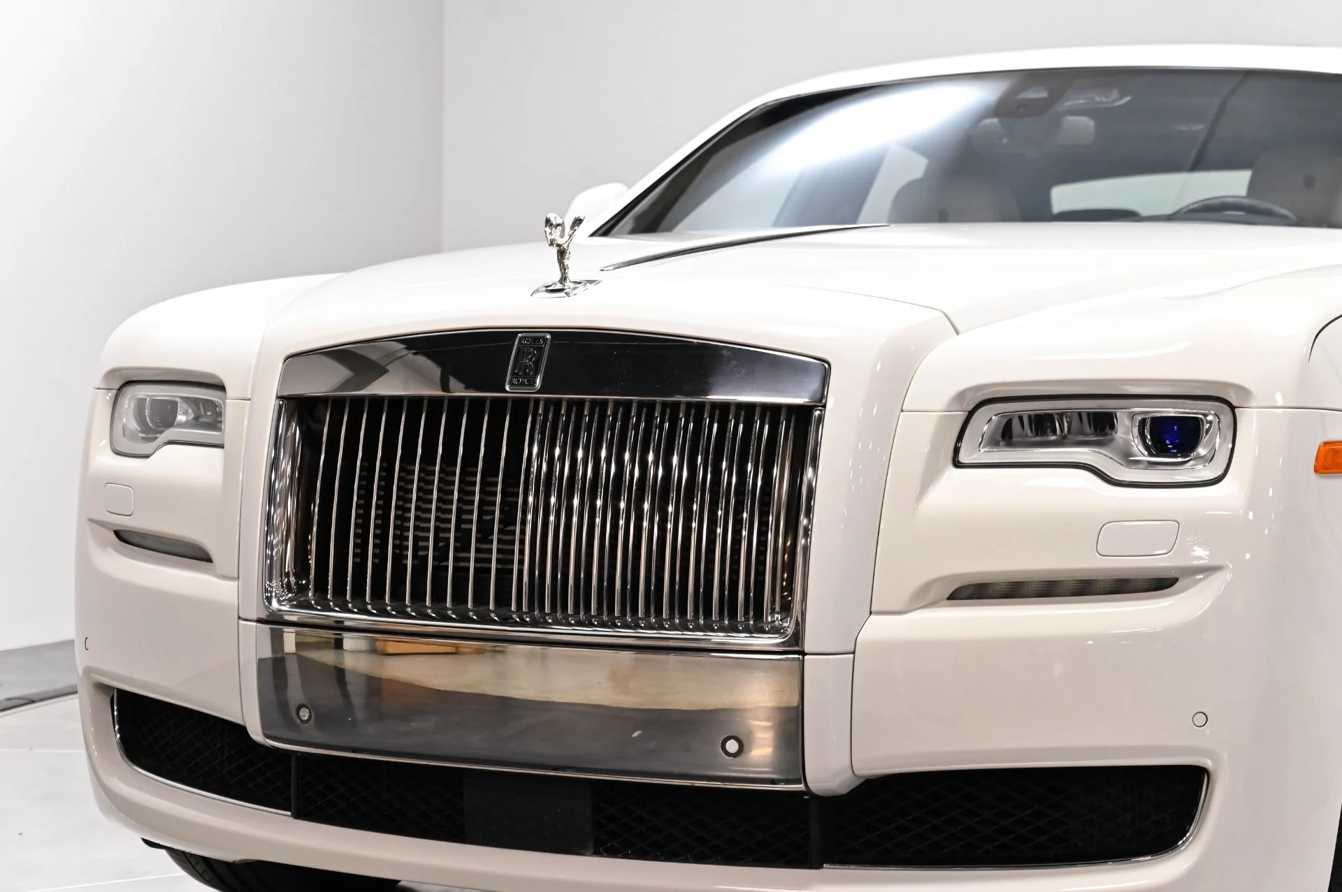 mph042_2404332099_Used_2017_Rolls_Royce_Ghost_Base_1793114215_808a861231