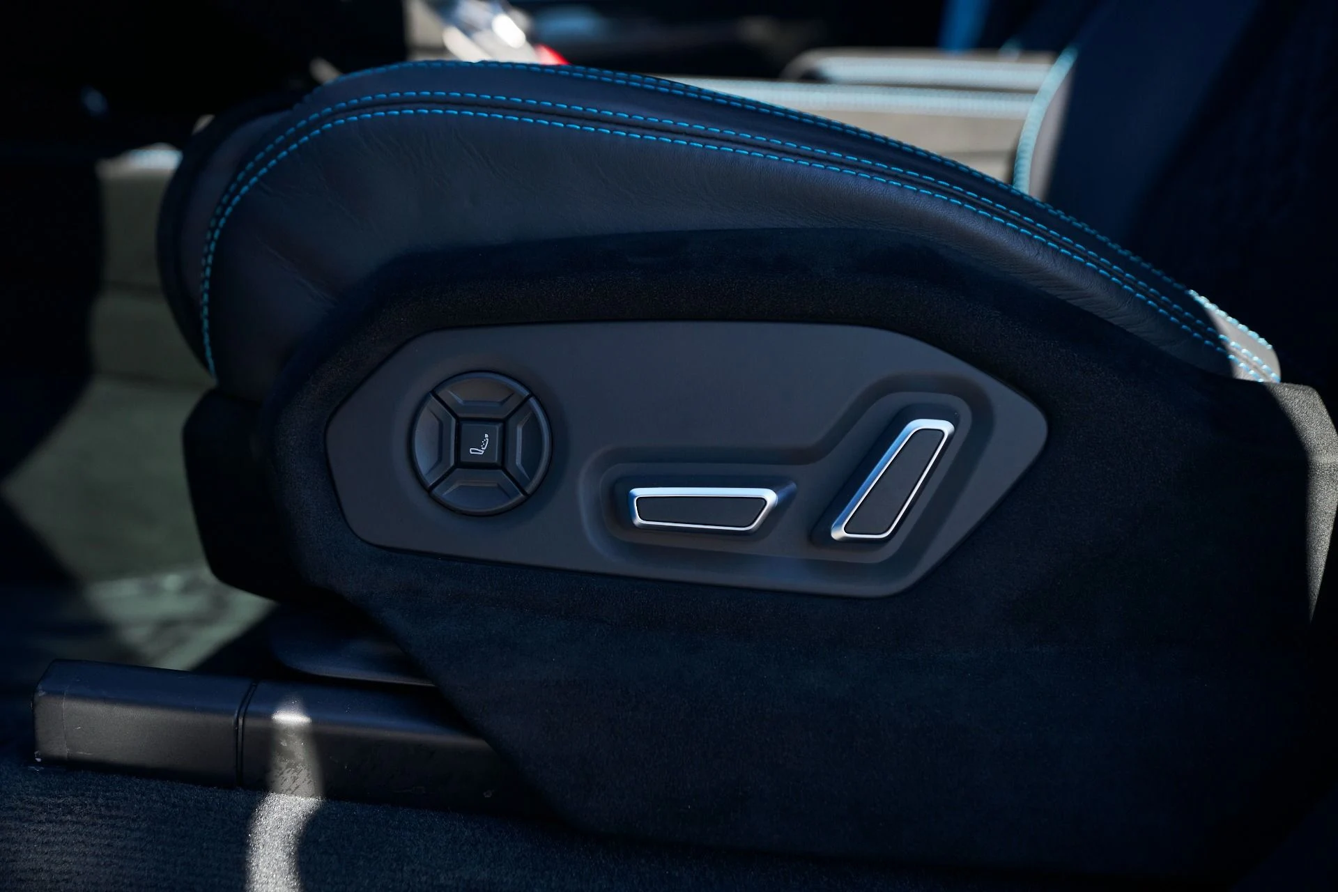 mph042_2407277343_Used_2024_Lamborghini_Urus_Performante_1764957643_a03ebf8fb2