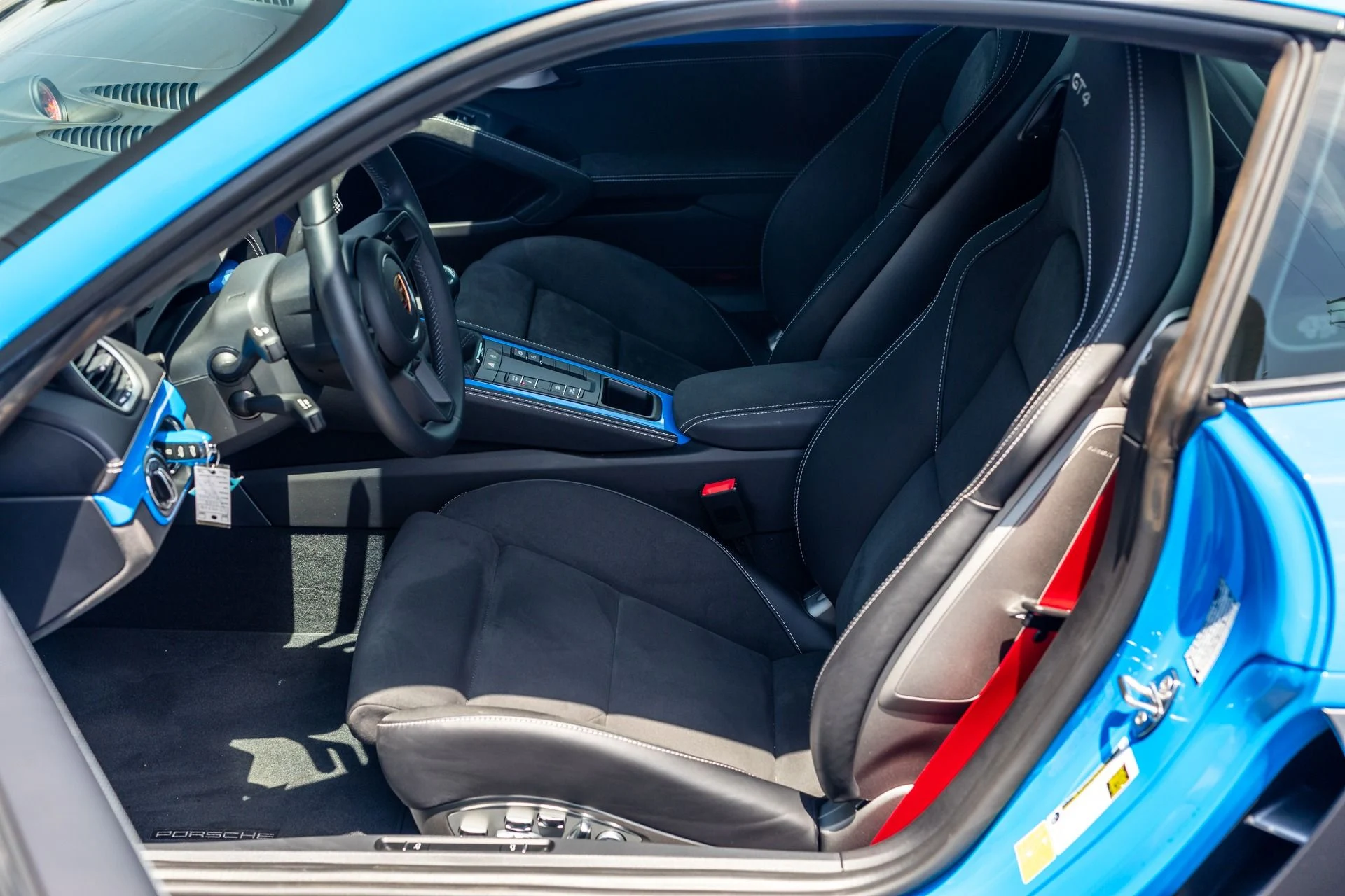 mph042_2414159996_Used_2023_Porsche_718_Cayman_GT_4_1721258218_c32ec5ca93