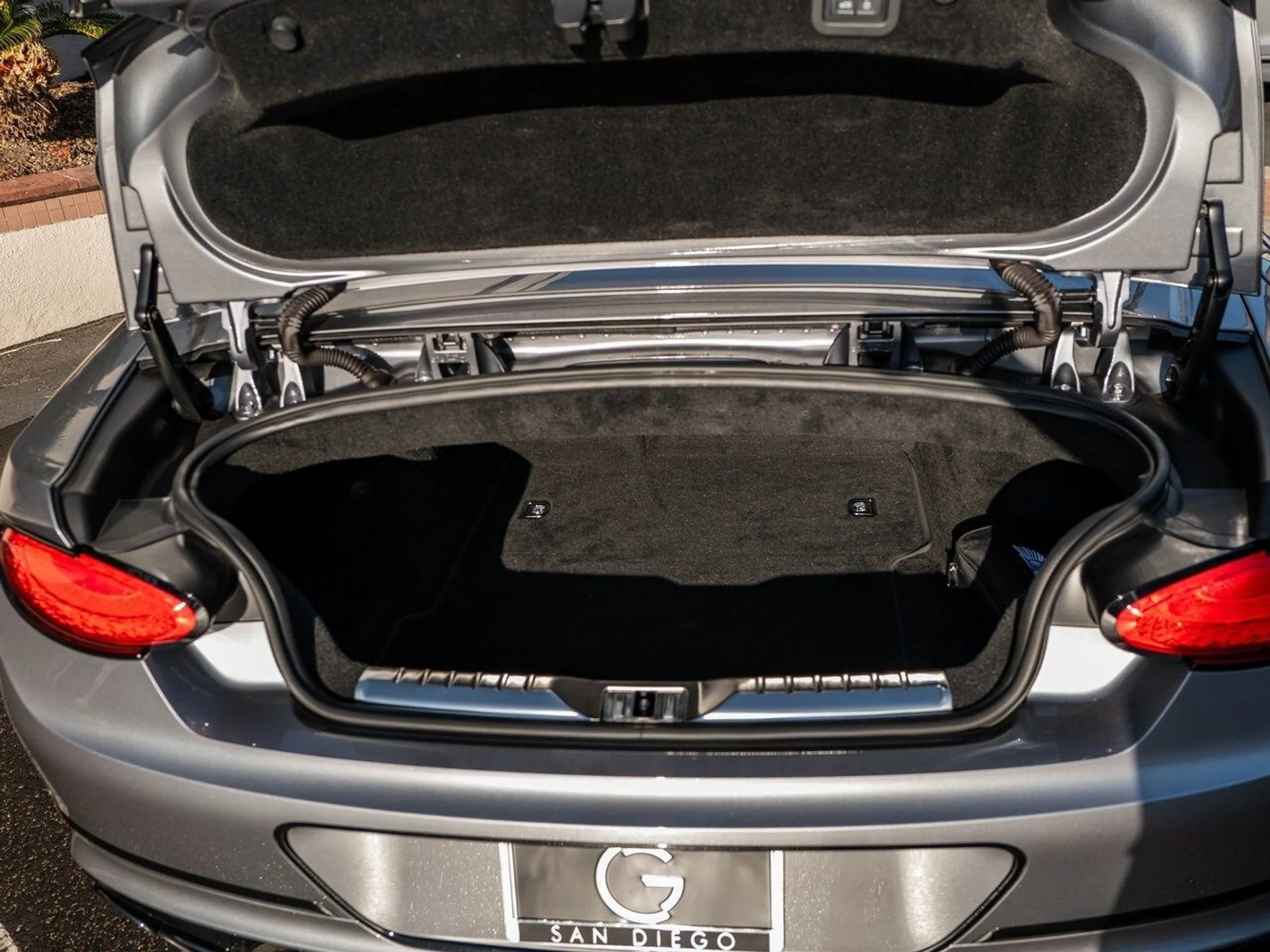 mph042_2423851888_4db10787dac2906e4d30ae47722a23d5x_ee988939fe