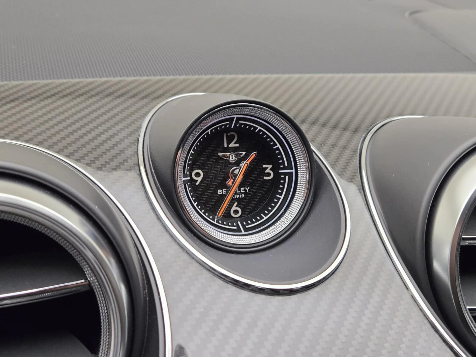 mph042_2427249453_Used_2019_Bentley_Bentayga_V8_1769237279_cfd36ad4ae