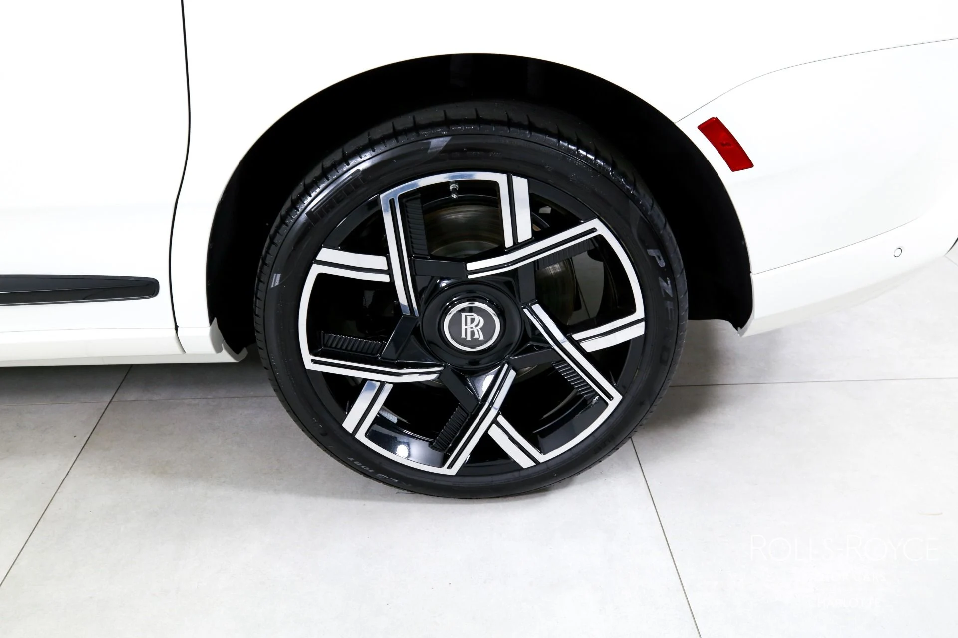 mph042_2433421000_Used_2025_Rolls_Royce_Black_Badge_Cullinan_1773240661_e1848286b5