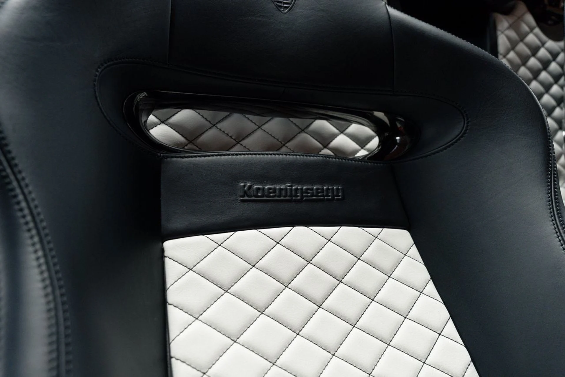 mph042_2435192292_19177a74fe92eb6baf5ec8be39a450dax_d628a68a0a