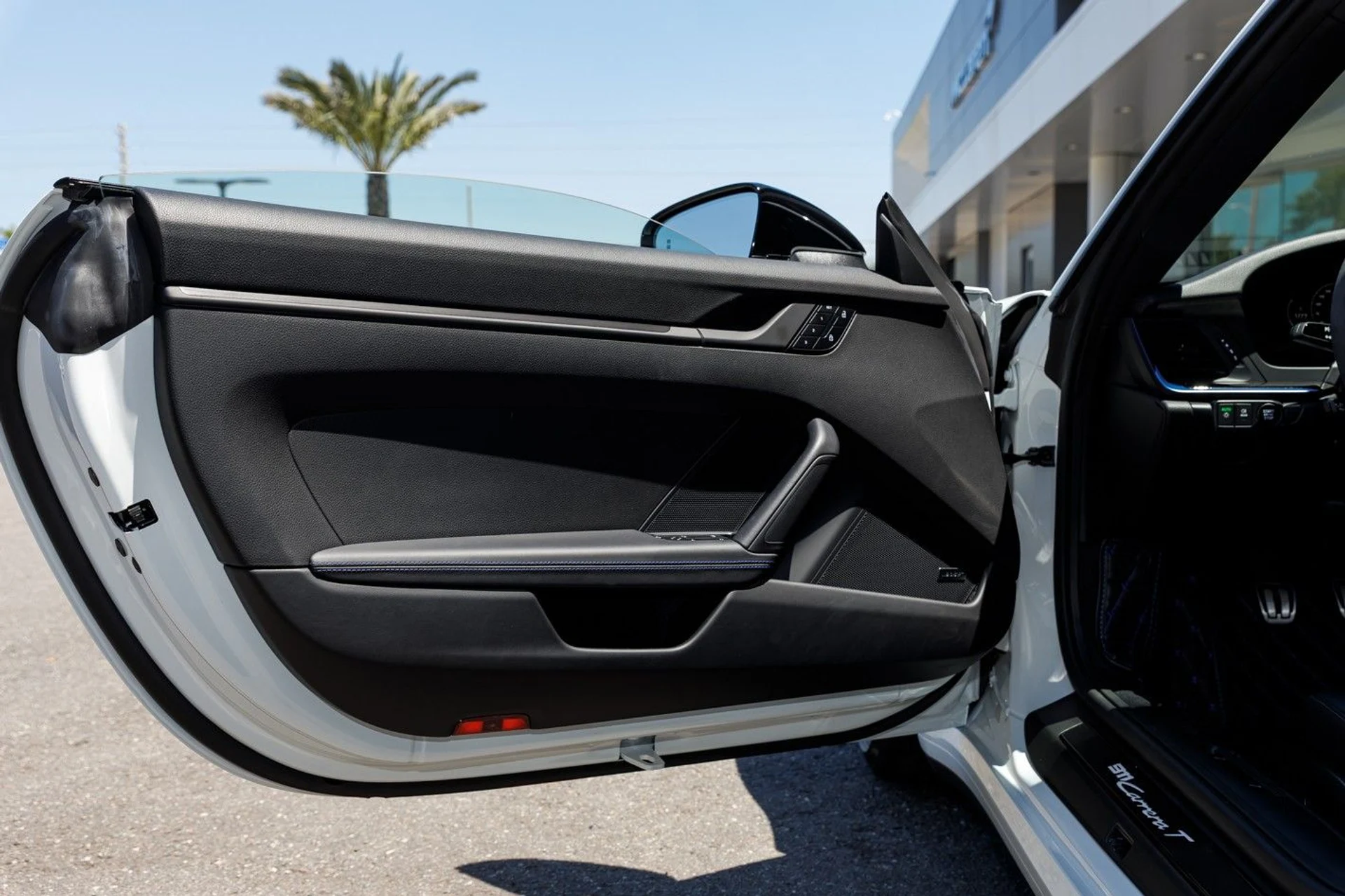 mph042_2437651033_666_p43_l_67d53b4491