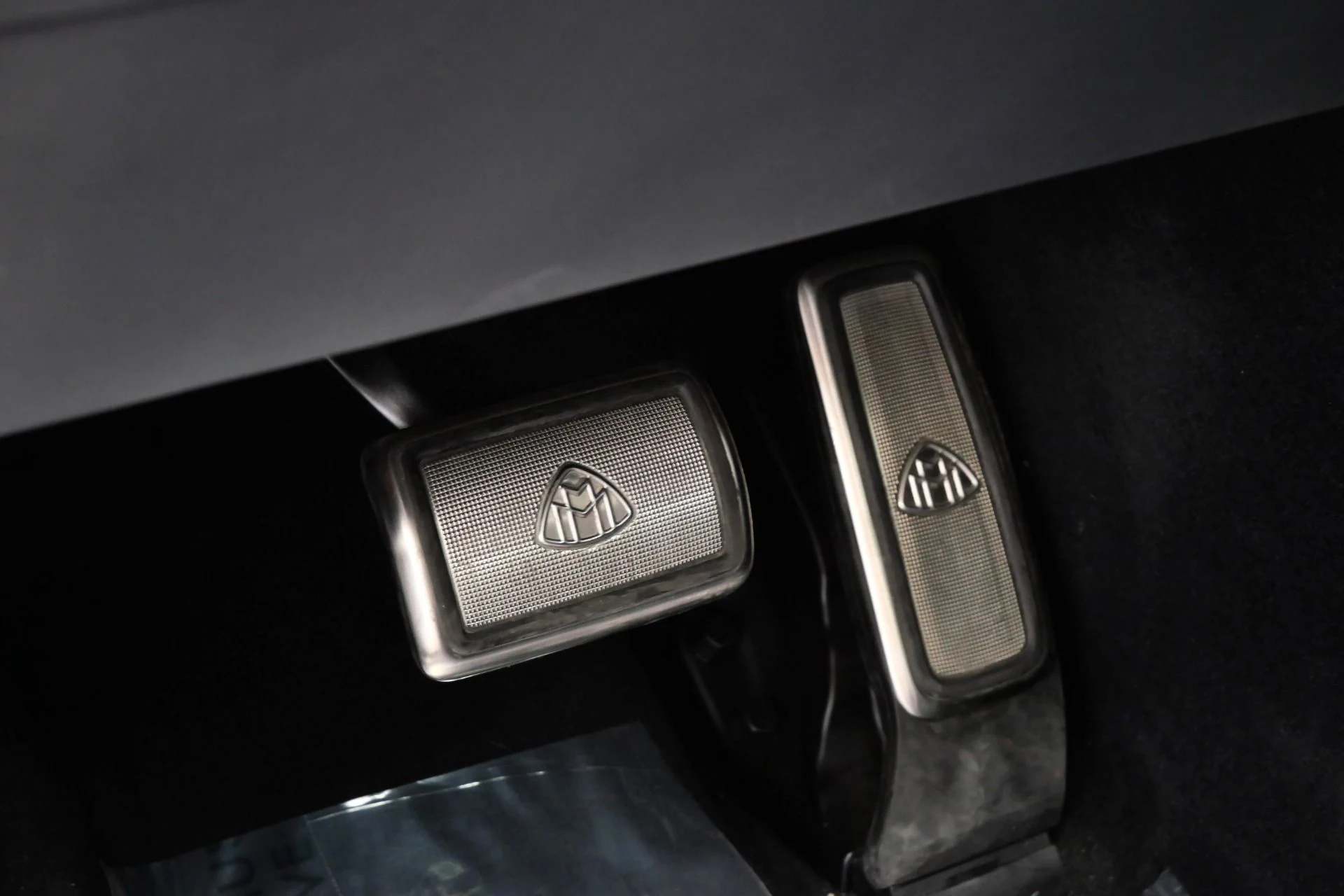 mph042_2447088225_Used_2025_Mercedes_Benz_Maybach_GLS_600_4_MATIC_Monoblock_Wheels_4_Seat_Configuration_Rear_Entertainment_1776793710_516bb24379