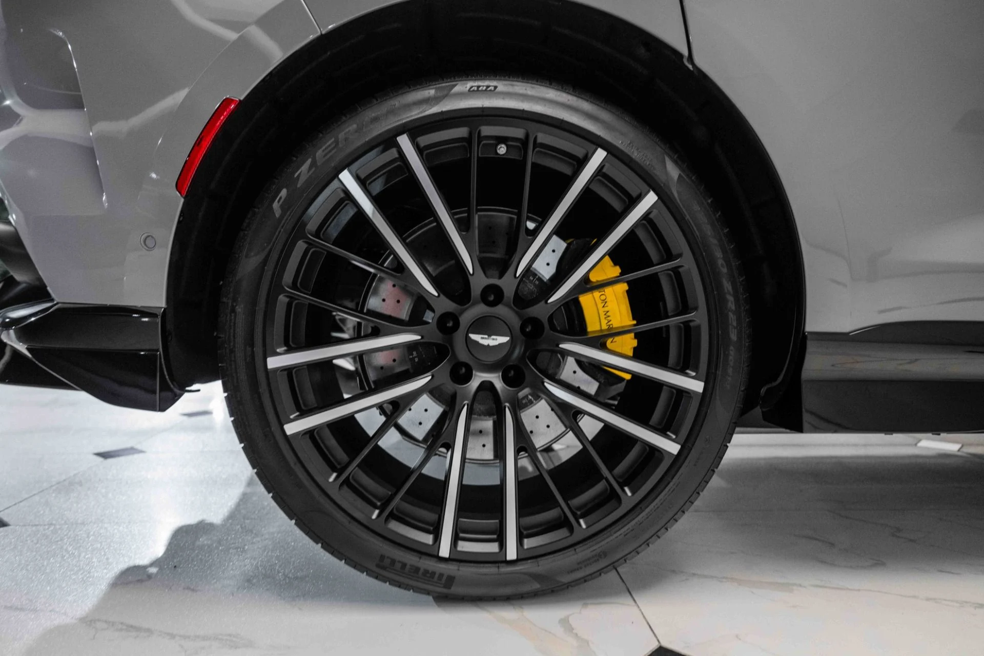 mph042_2454618111_Used_2023_Aston_Martin_DBX_707_1728832242_16f0ae2bc6