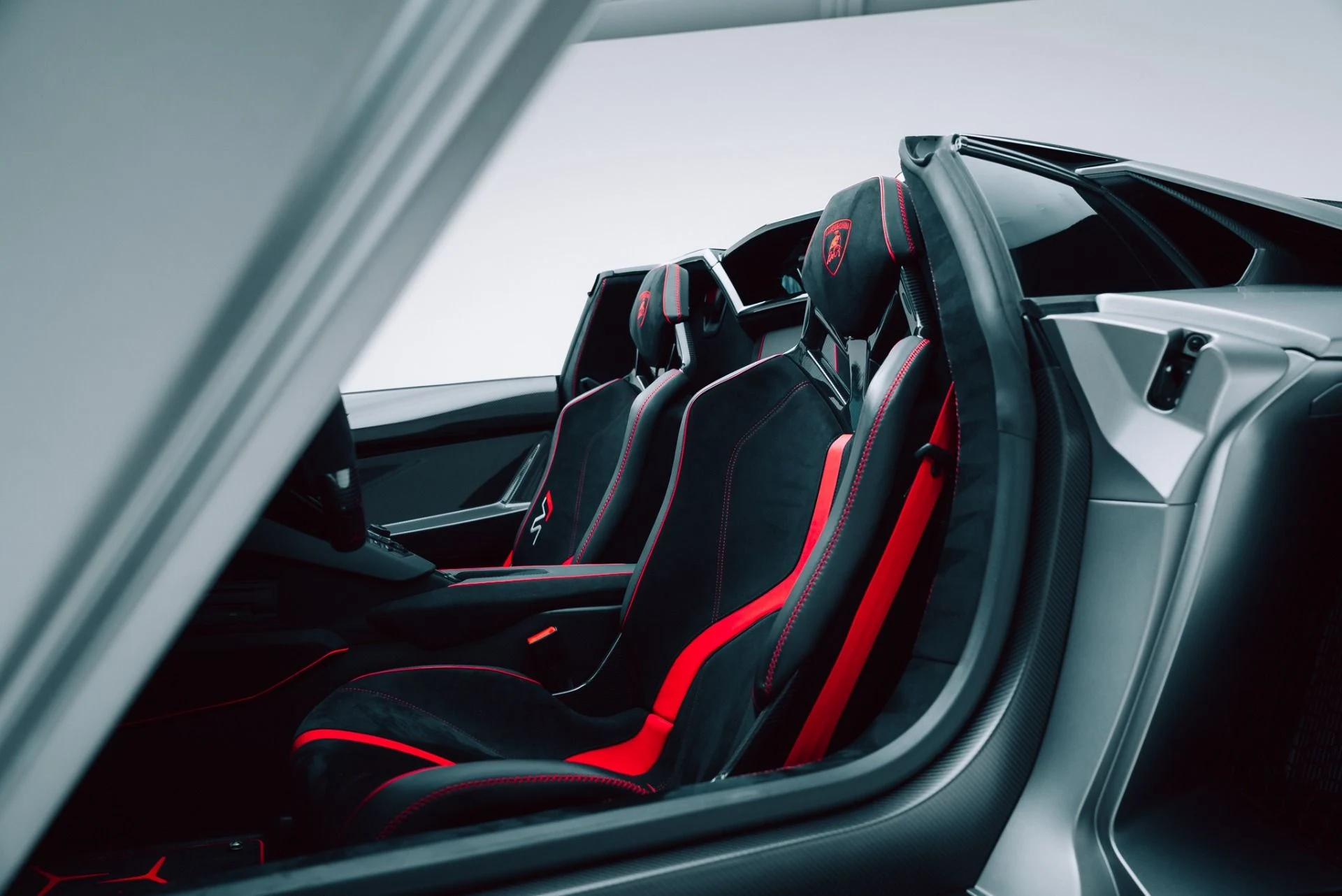 mph042_2458518355_Used_2020_Lamborghini_Aventador_LP_770_4_SVJ_1762455557_87ff28cb8a