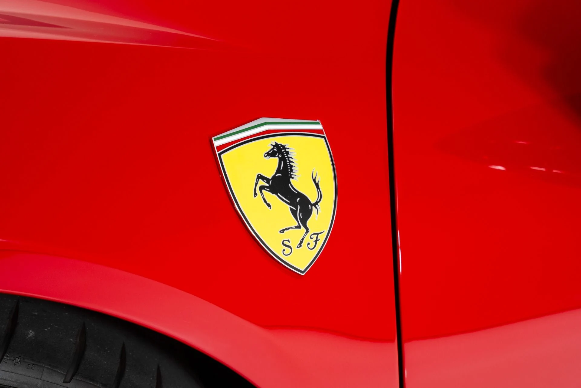 mph042_2484765553_Used_2023_Ferrari_SF_90_Stradale_1755717820_40b1462875