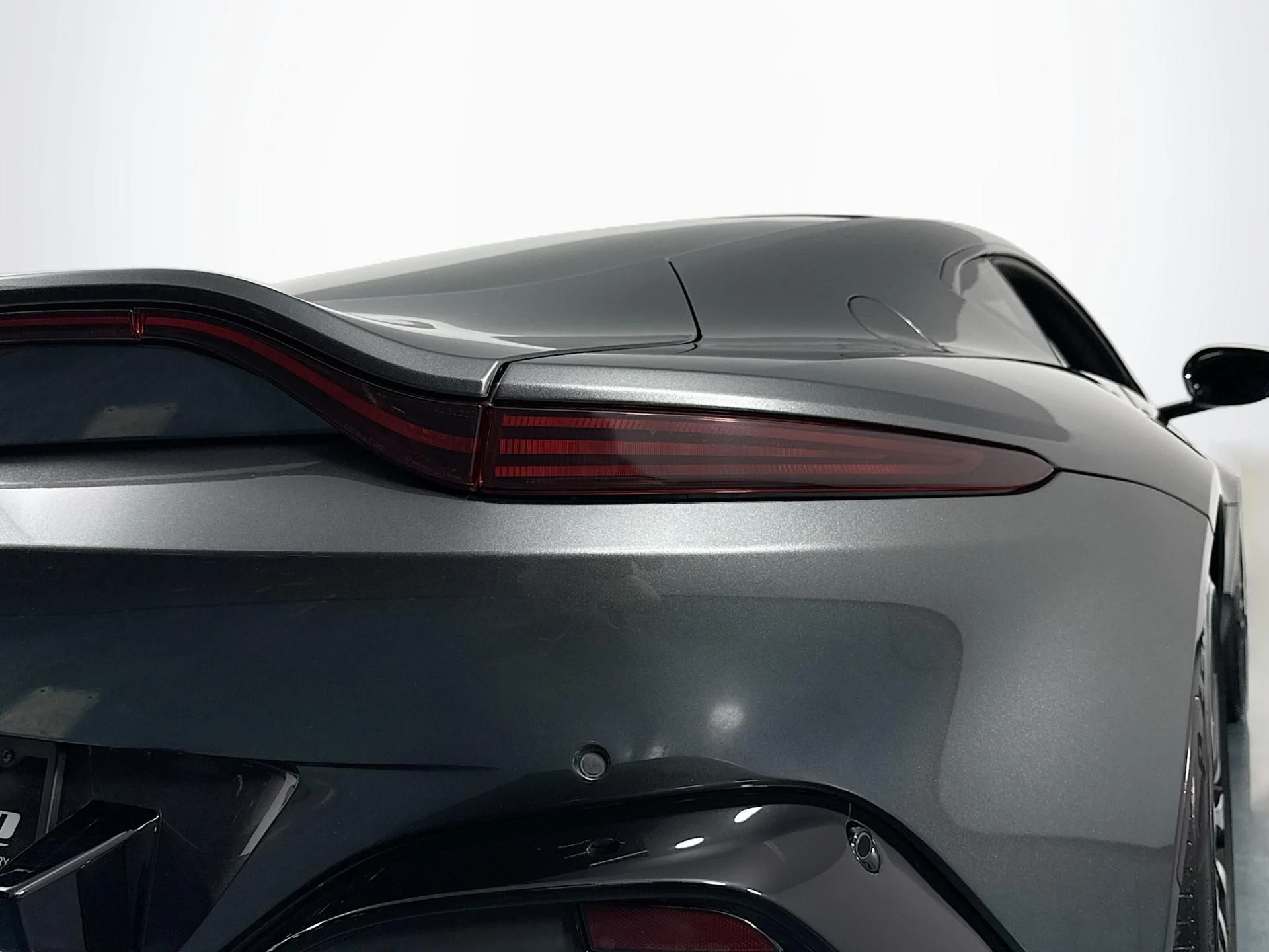 mph042_2496230877_Used_2020_Aston_Martin_Vantage_1784230074_44a1080865
