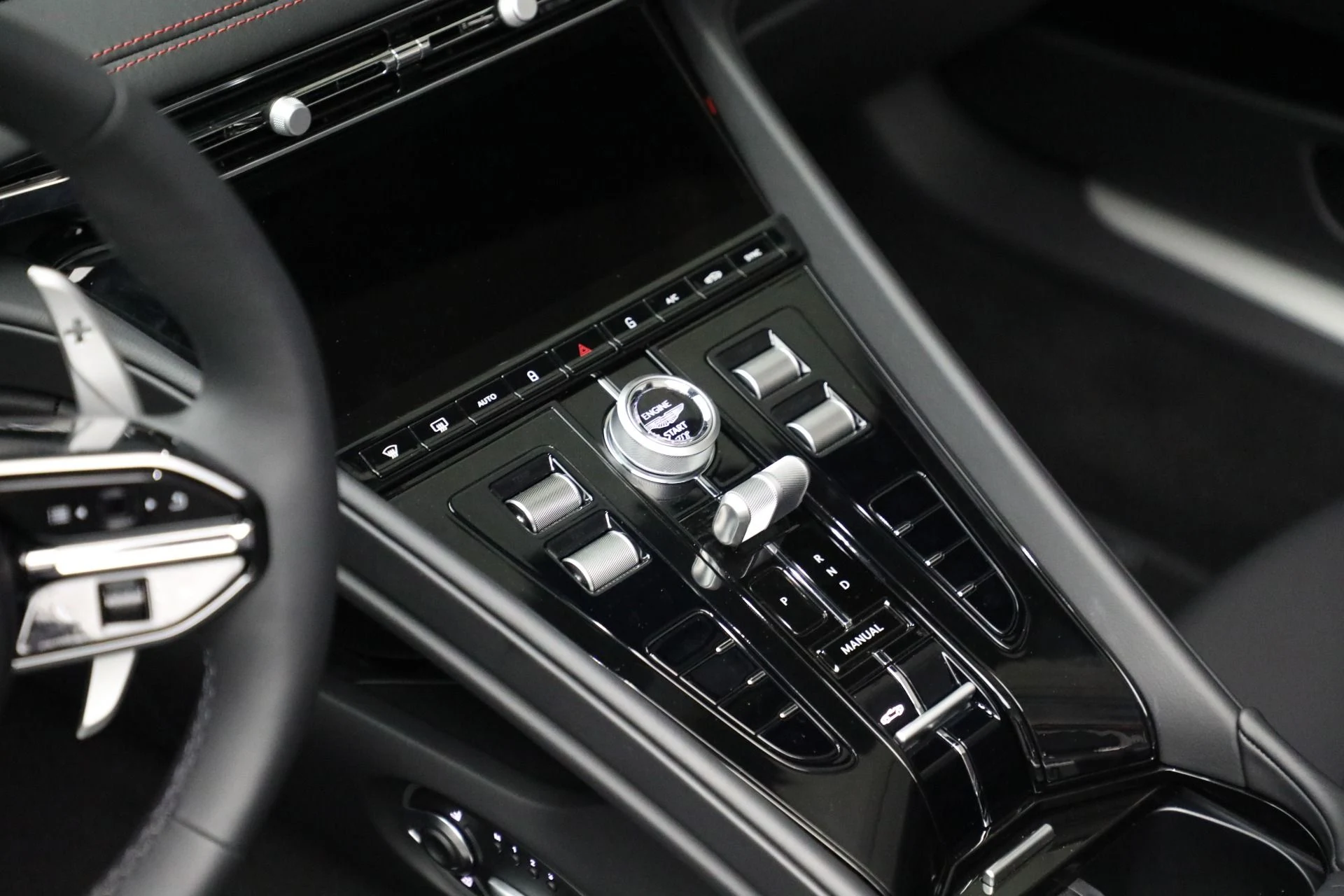 mph042_2497831269_New_2025_Aston_Martin_DB_12_Volante_cd2d3bbb0d