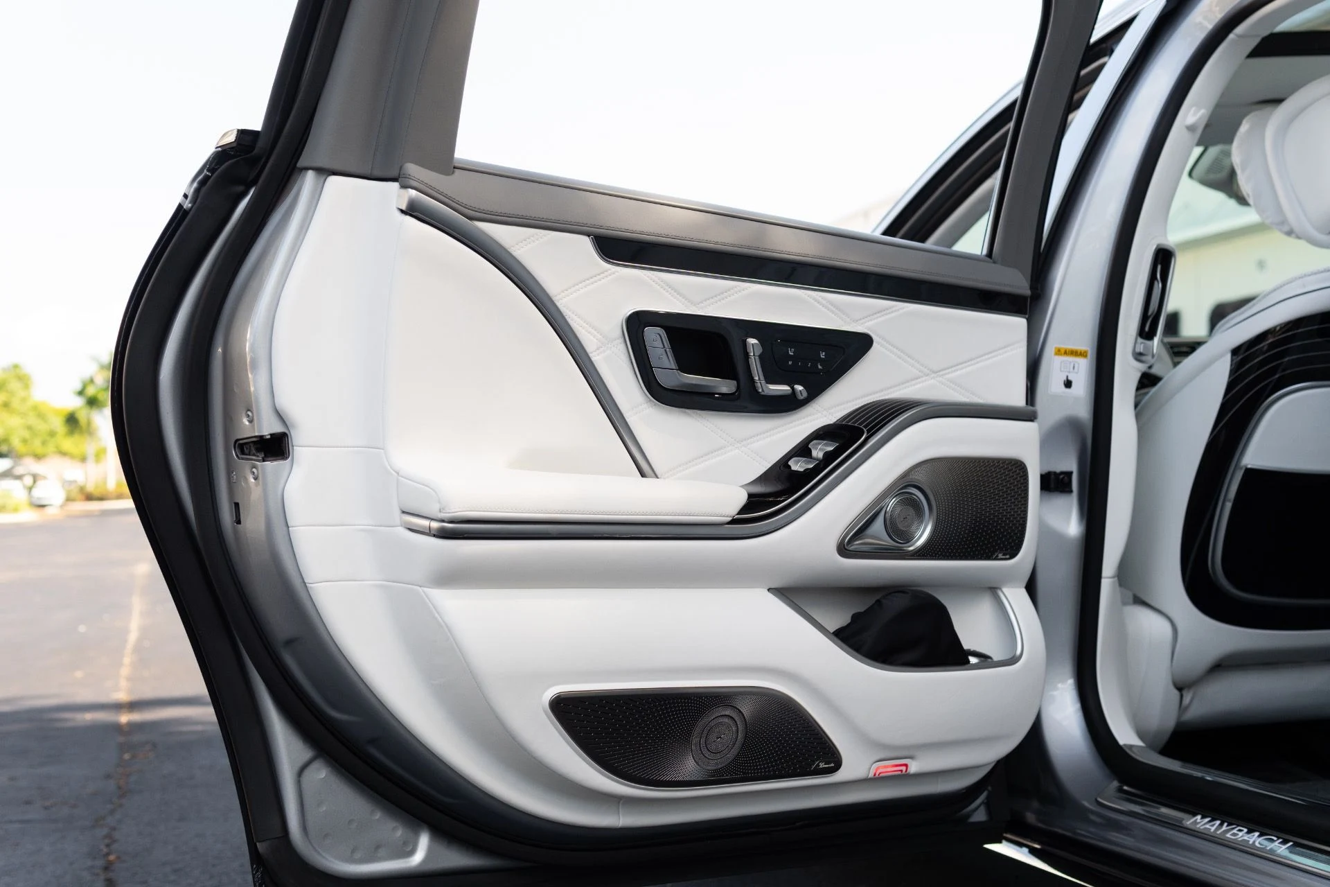 mph042_2499683537_Used_2022_Mercedes_Benz_S_Class_Mercedes_Maybach_S_580_4_MATIC_1769453531_2152022471