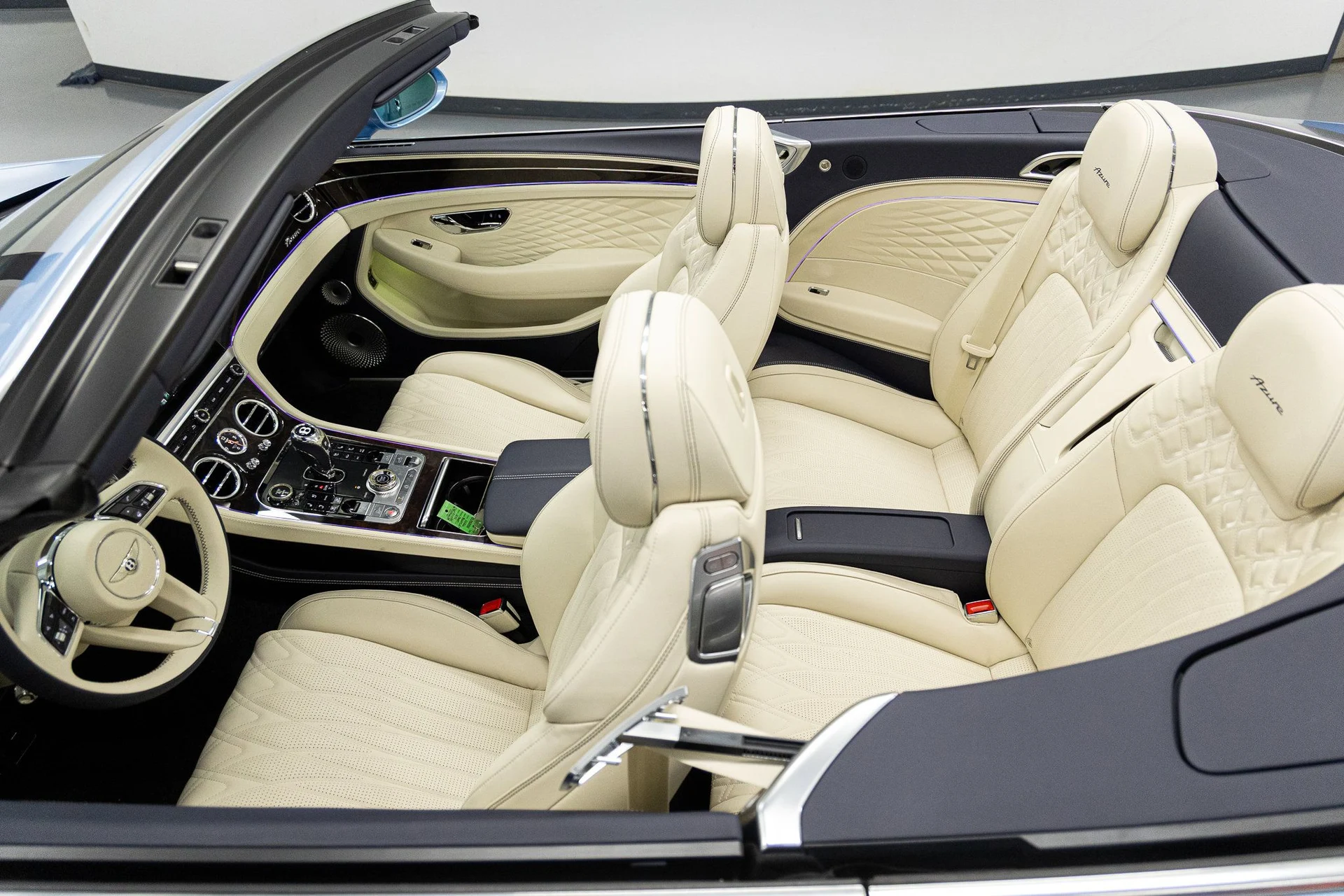 mph042_2513544953_599b1e719e22179778d81b3ffdb0cc05x_0218344d60