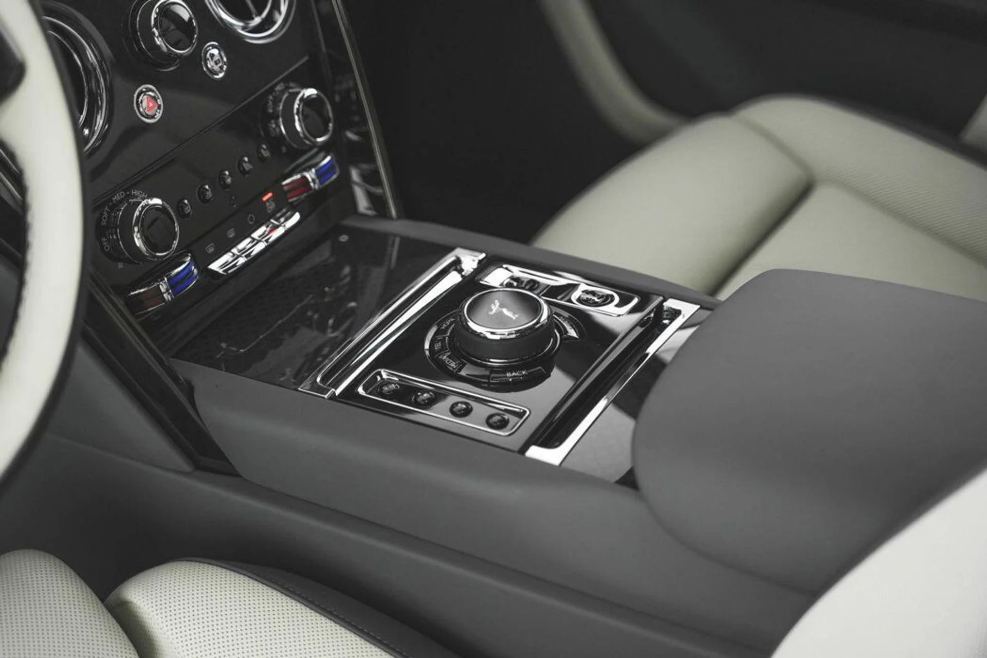 mph042_2519901128_4a0aff5a2044b463bc1f01f2fd415fddx_0b481b5a30