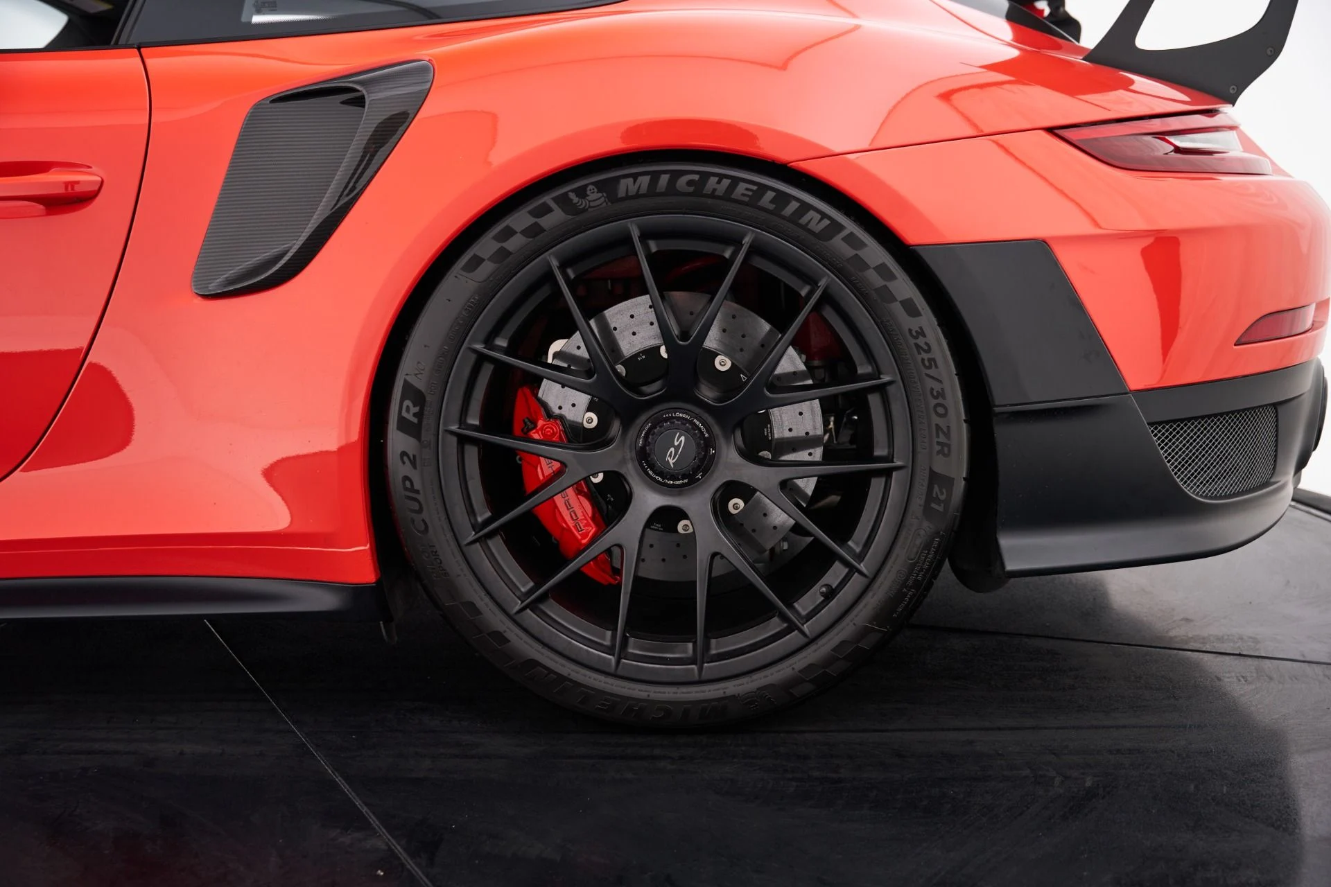 mph042_2544578733_Used_2018_Porsche_911_GT_2_RS_1792687204_eaa7d1db10