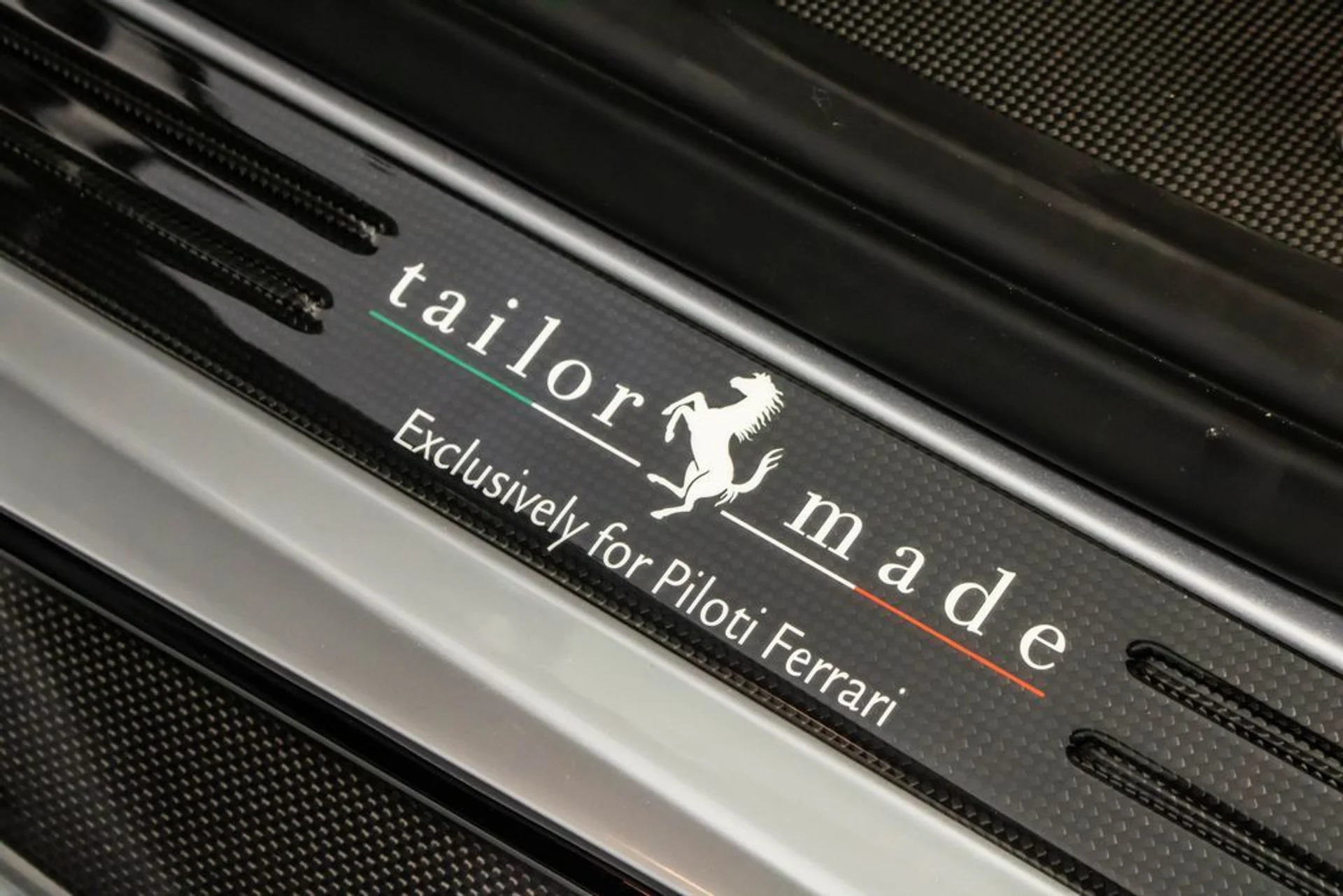 mph042_2550003394_ab1ad773bb34db477f59b9f14d38eecbx_5d9f8898f1